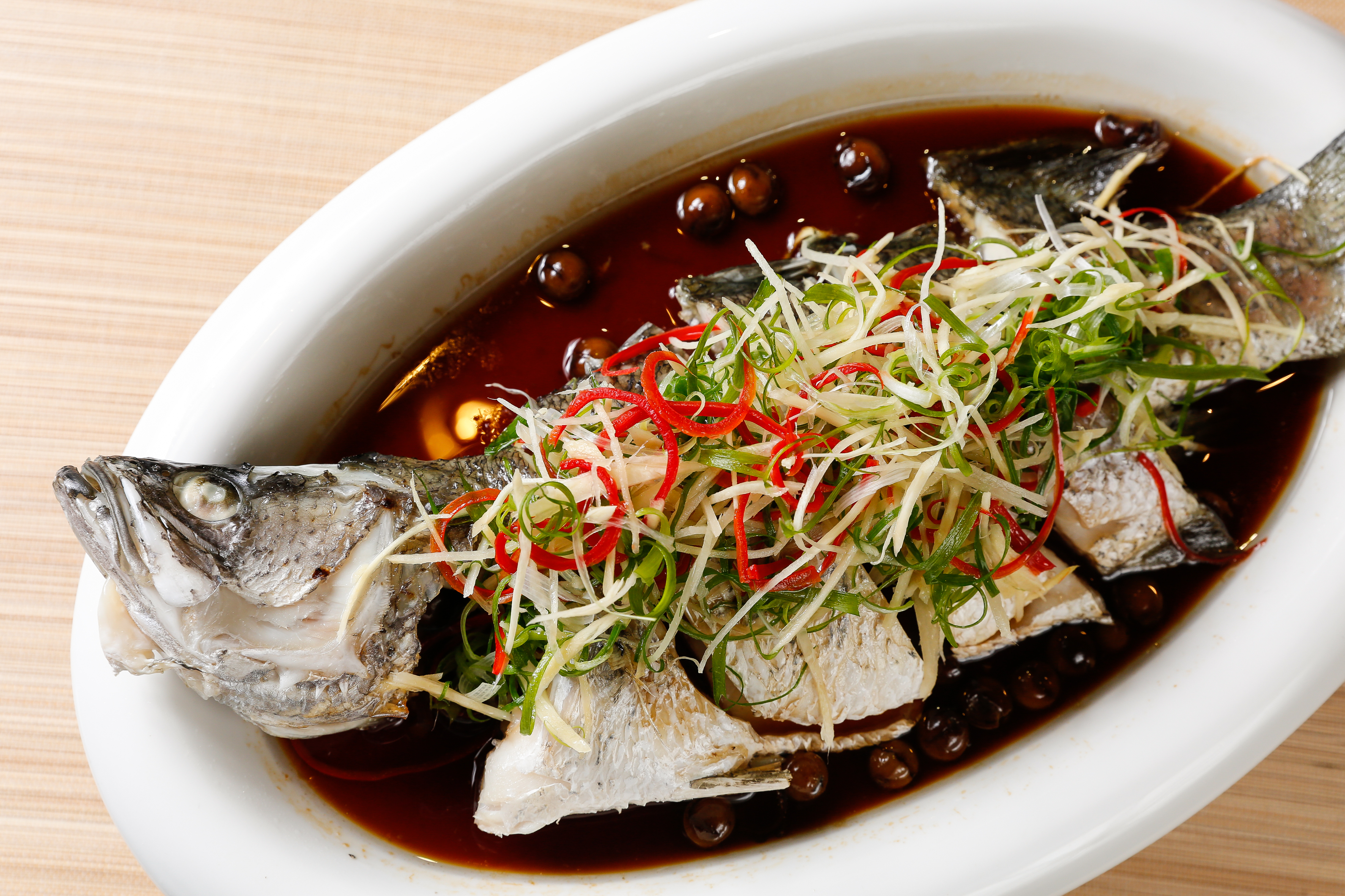 天和鮮物．海島食堂推出甘味破布子清蒸海鱸魚食材與醬包，讓小家庭也能輕鬆出菜。（天和鮮物提供）