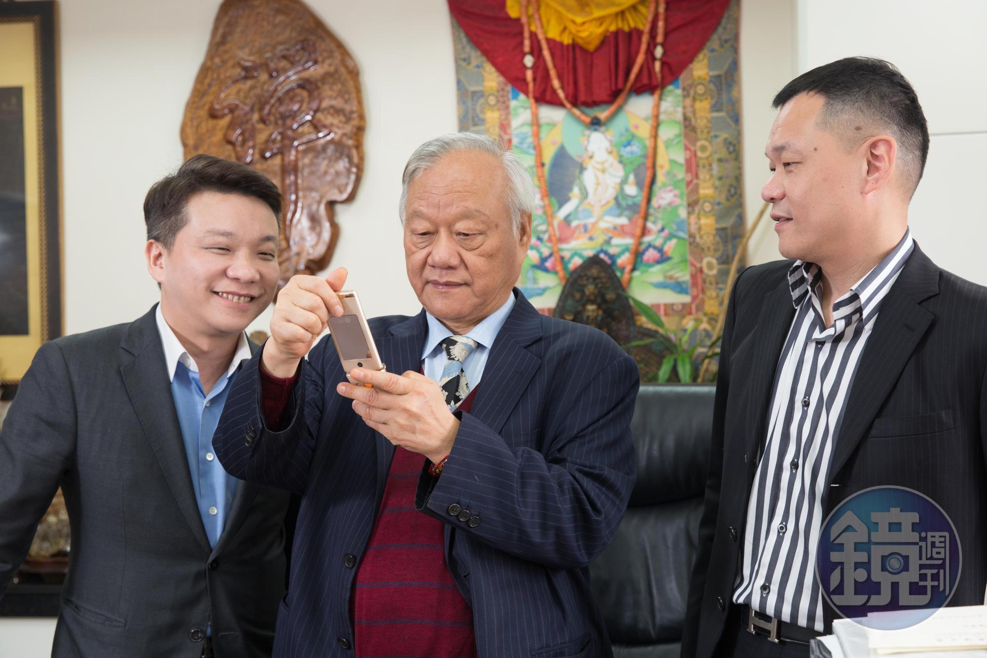 尤利春與兒子感情好,比起父子,更像兄弟。