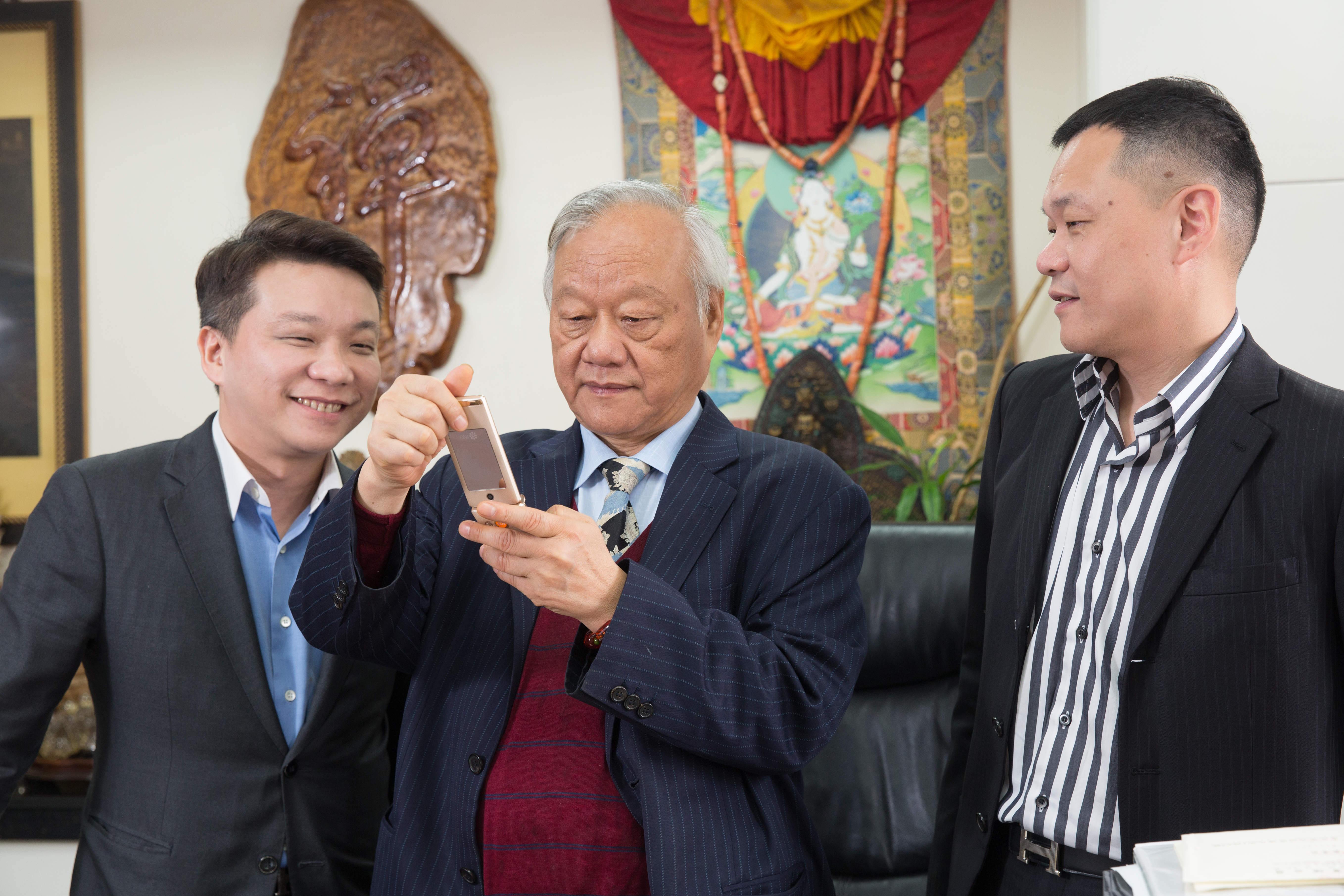 尤利春與兒子感情好，比起父子，更像兄弟。