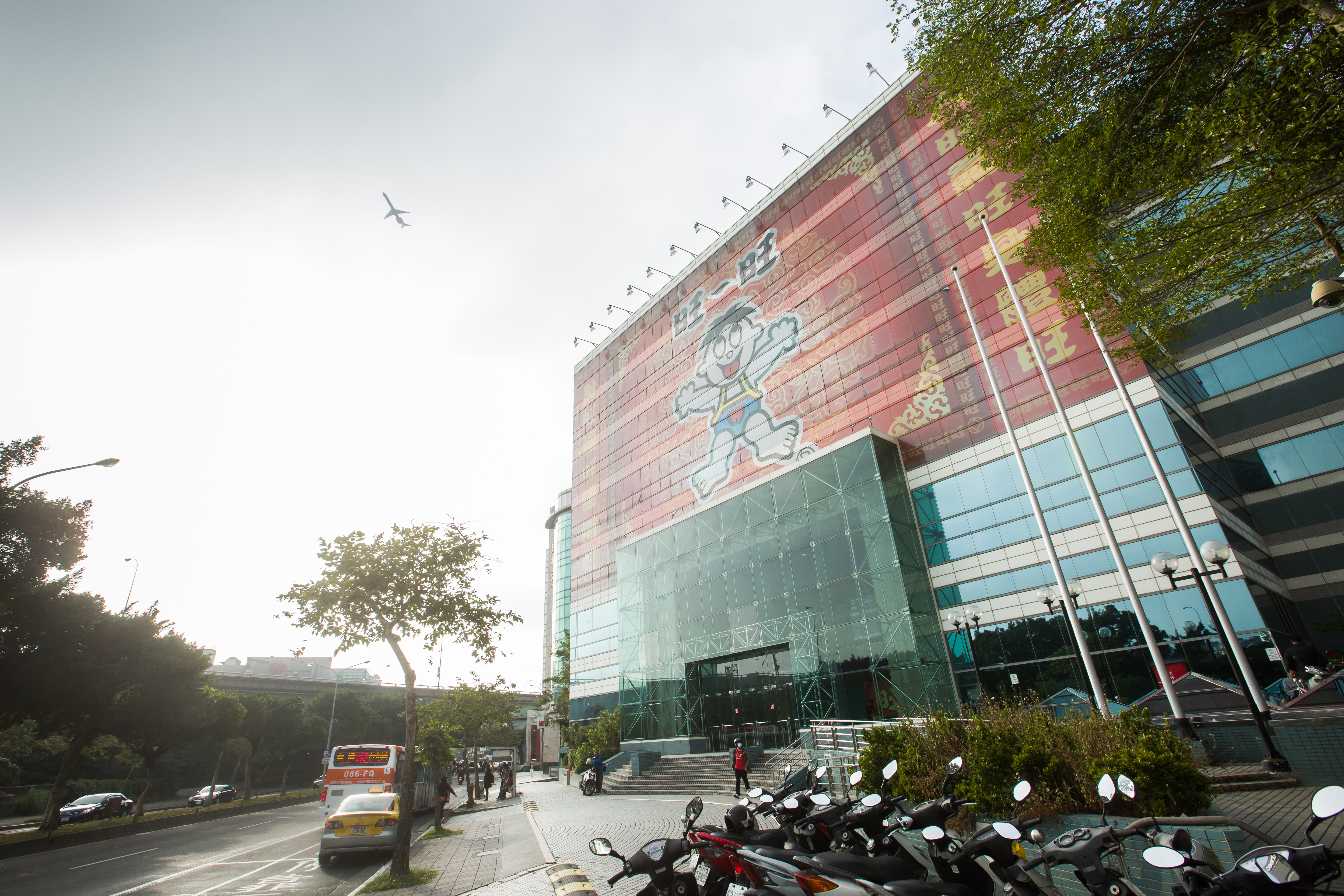 因被認為違反公序良俗與事實查證，中天遭依《衛星廣播電視法》開罰40萬元。（翻攝Dcard）