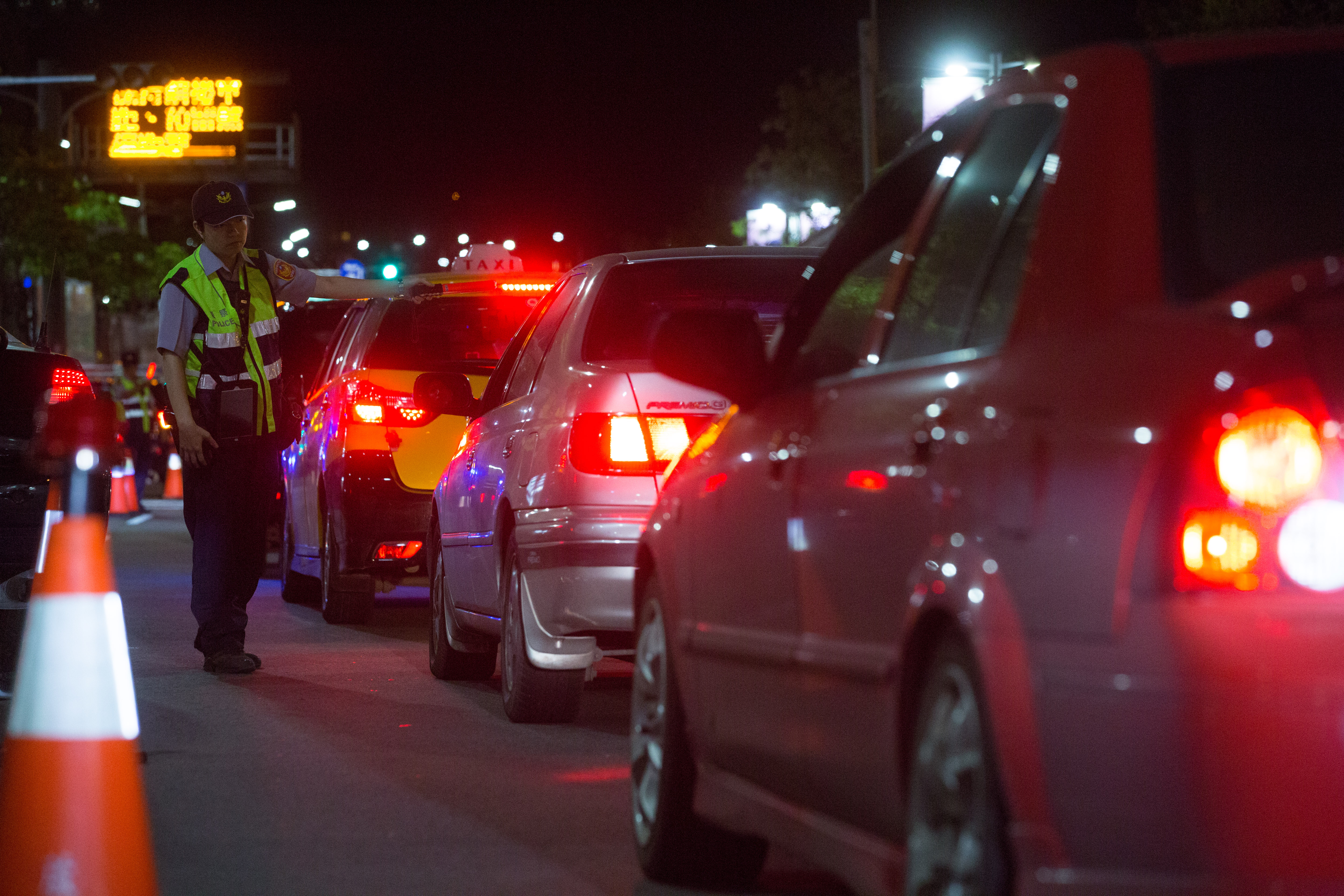 行政院會今天拍板通過《刑法》第185條之3條文修正草案，酒駕致人於死，若情節重大、有故意殺人事實，最重可處死刑。