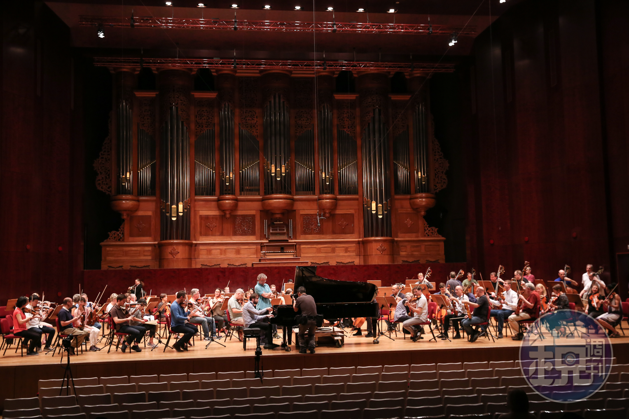 時隔32年,克里夫蘭管弦樂團日前二度訪台,將於今明兩天在國家音樂廳演出,圖為彩排畫面。