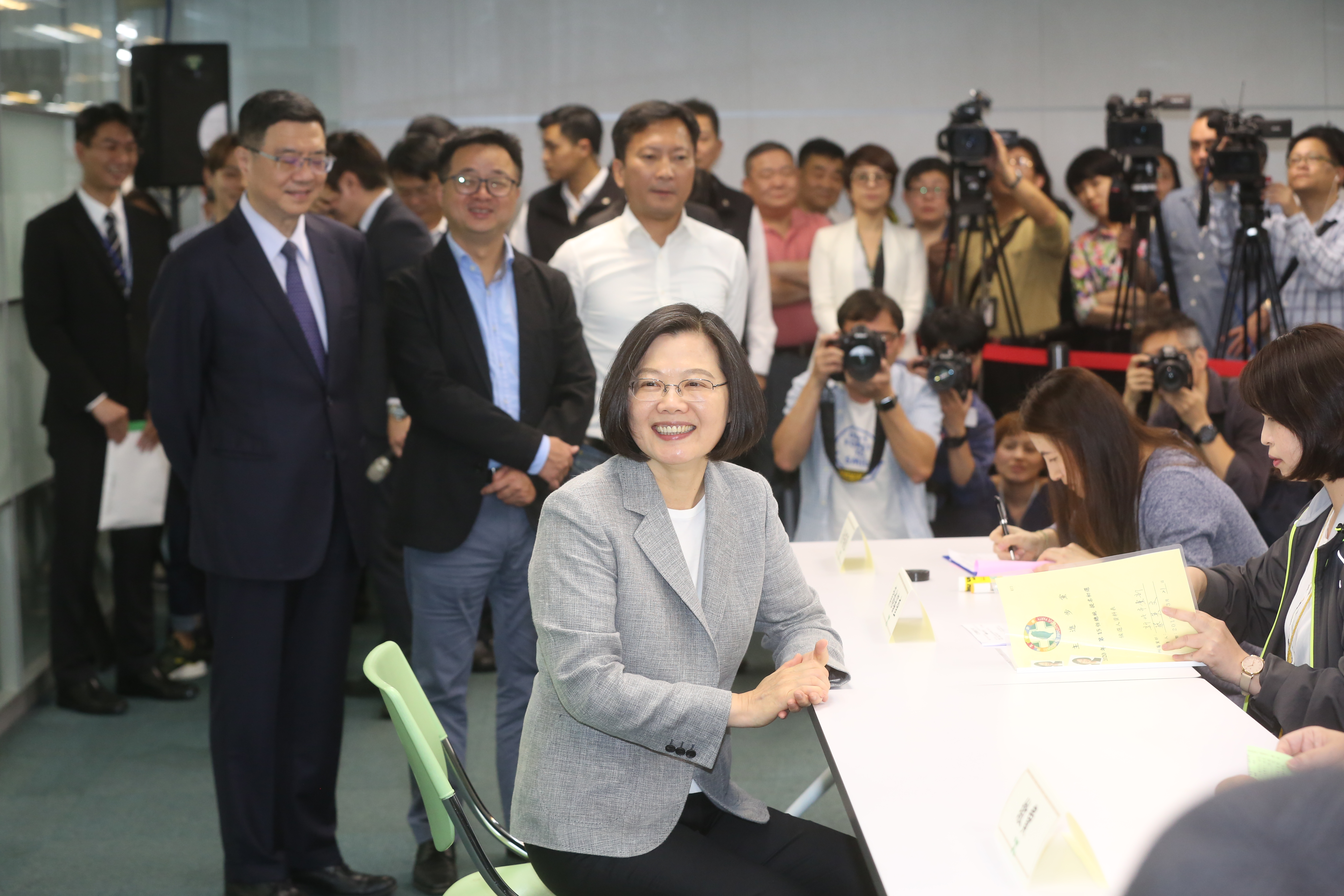 民進黨這場「英賴之爭」恐引發黨內對立。