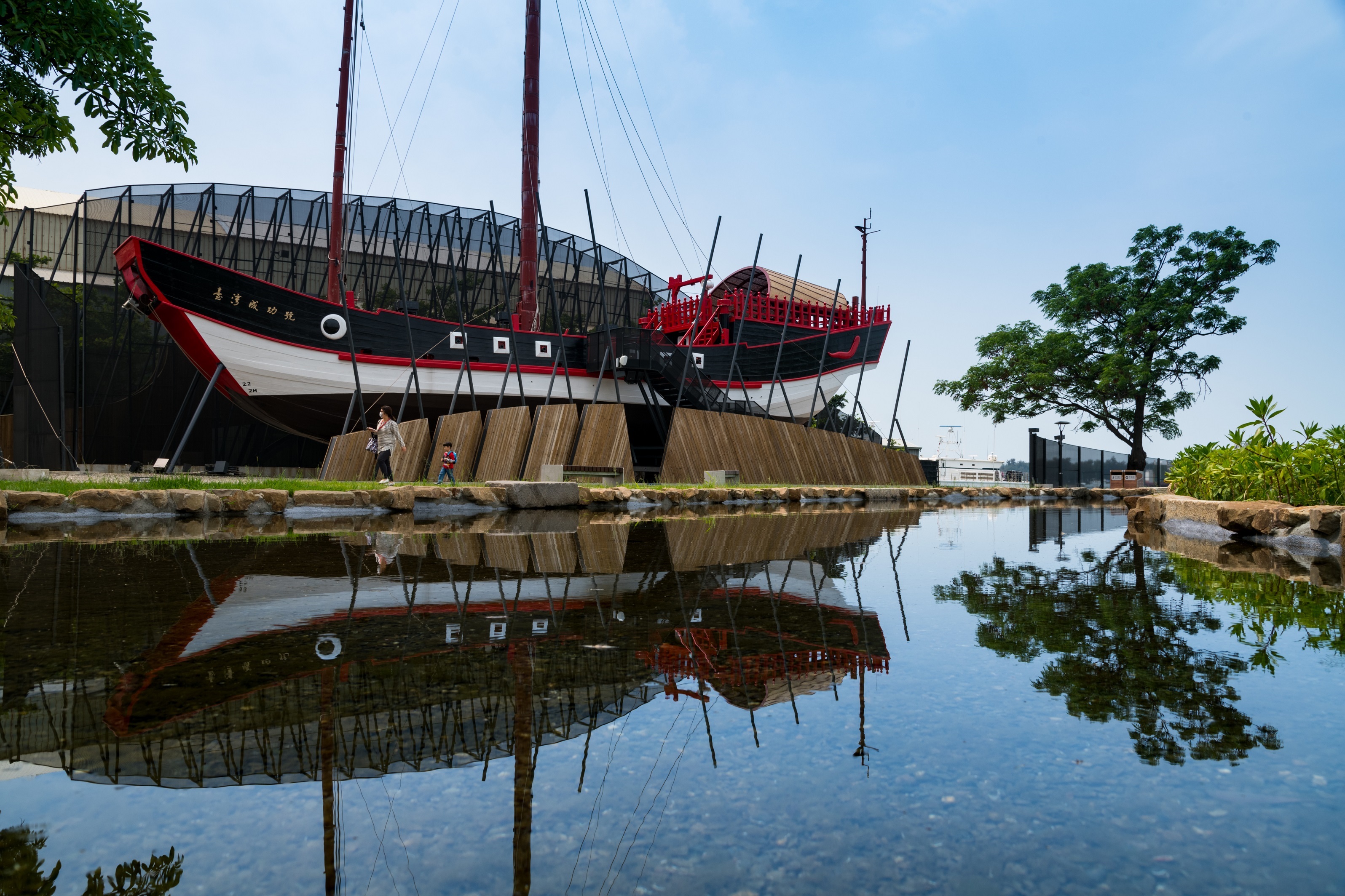 「1661台灣船園區」重現鄭成功仿古船昔日風華。