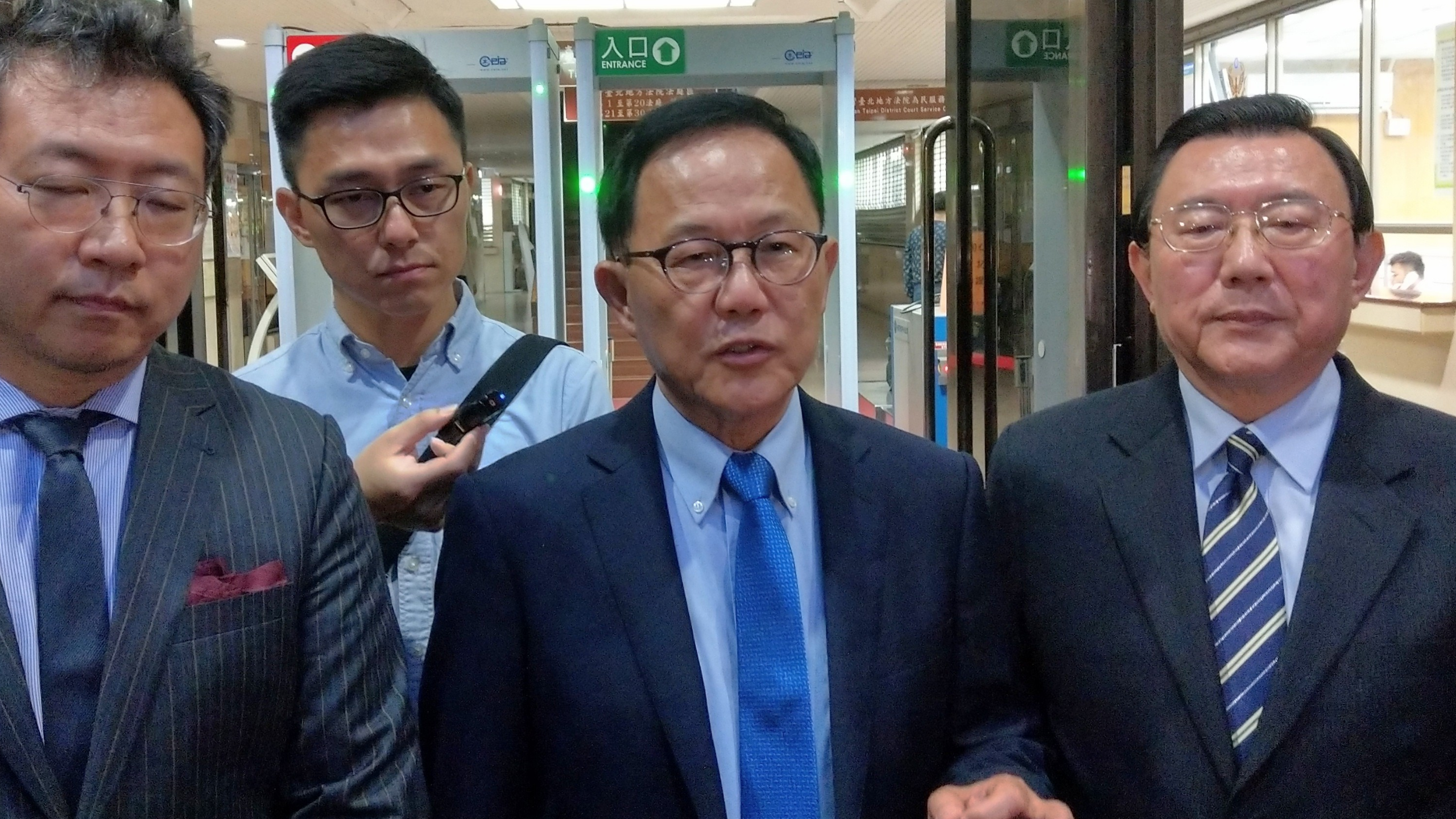 國民黨台北市長參選人丁守中選舉無效案訂5月10日宣判，丁守中強調全世界都在看。