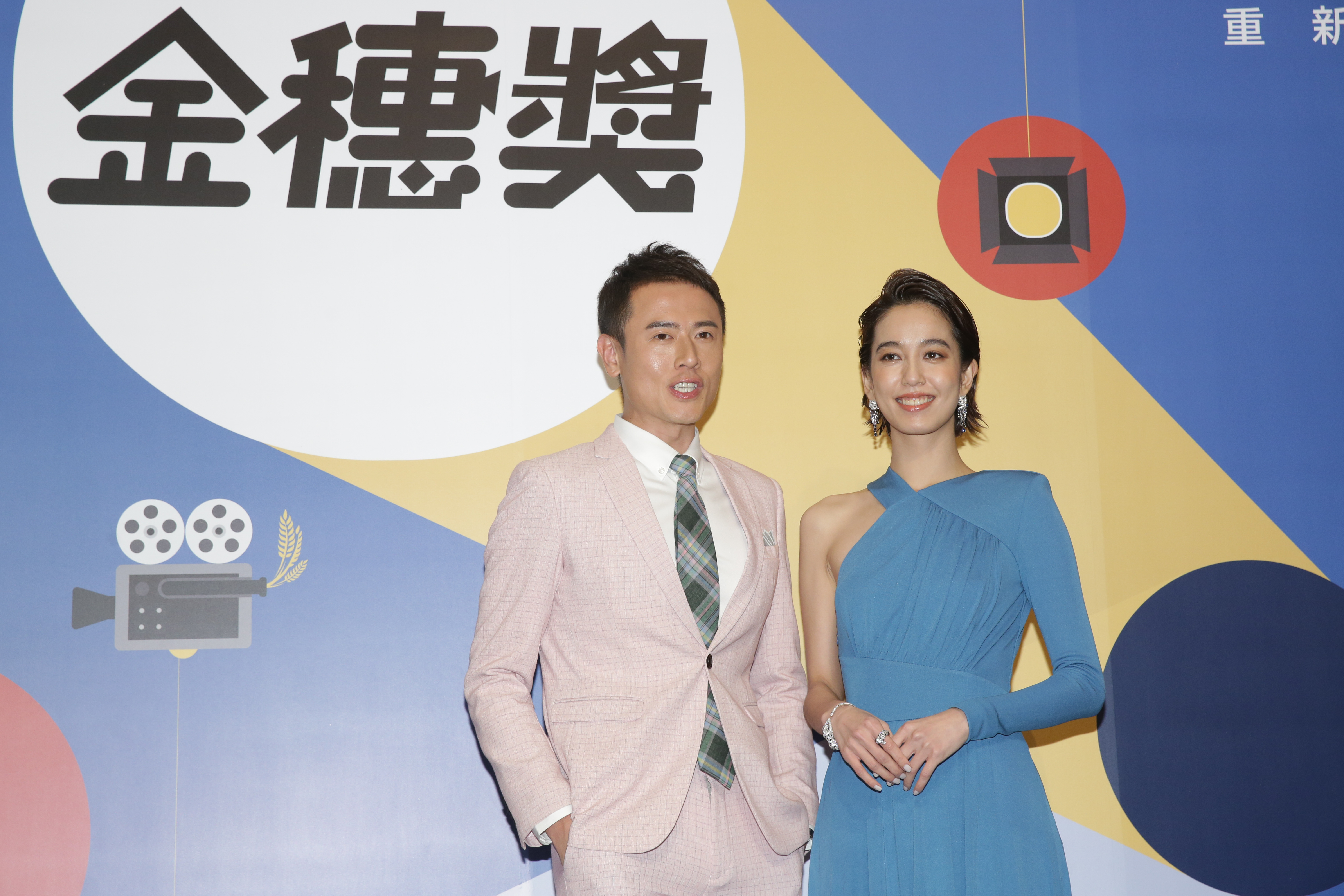 第41屆金穗獎由陳庭妮（右）搭檔楊達敬一起主持，經過多次開會討論把頒獎腳本定案。