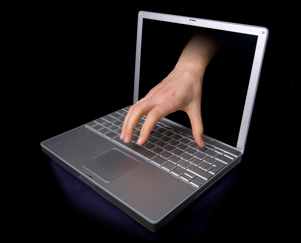 網路駭客是情蒐的重要工具,不過當西方訓練的情報專家屢屢成為威權國家的「傭兵」,可能需要趕得上時代的法律來予以規範。