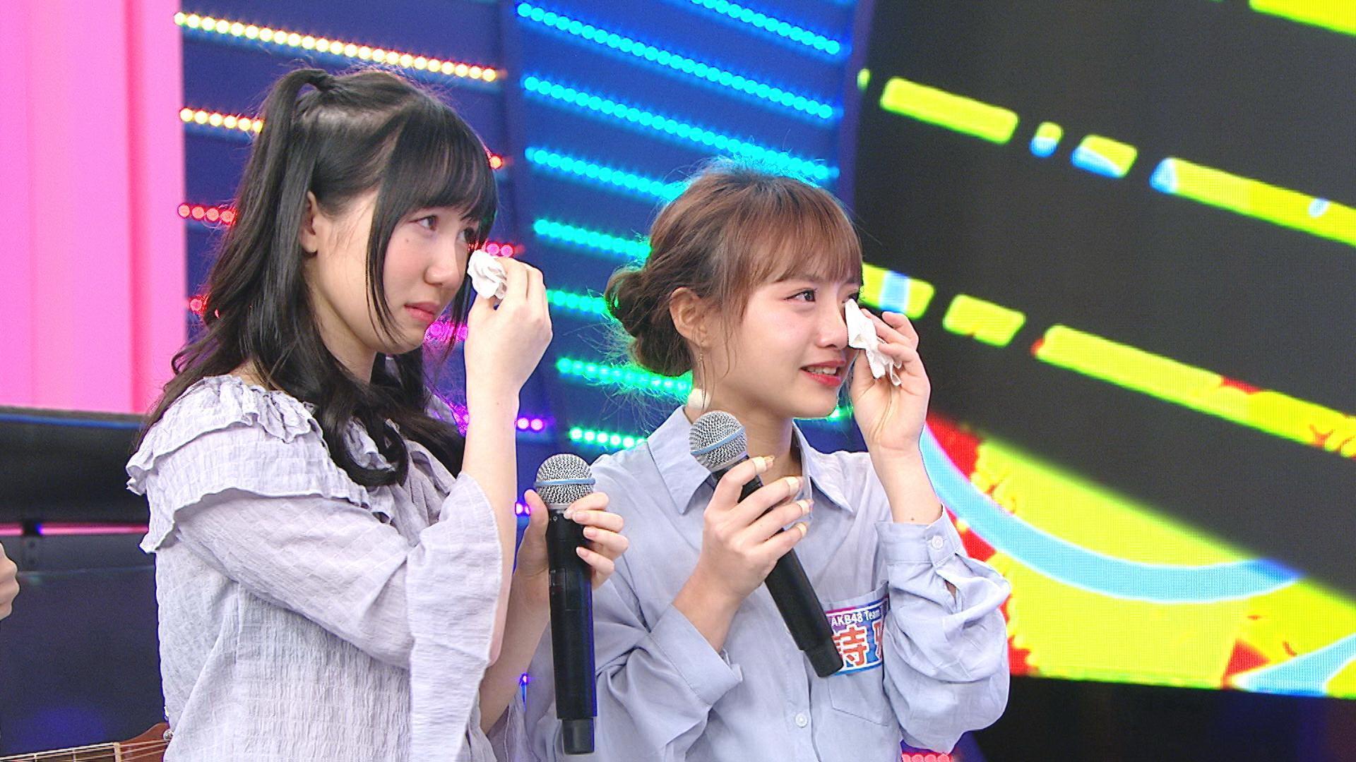 「AKB48 Team TP」被罵哭拭淚。(八大綜合台提供)