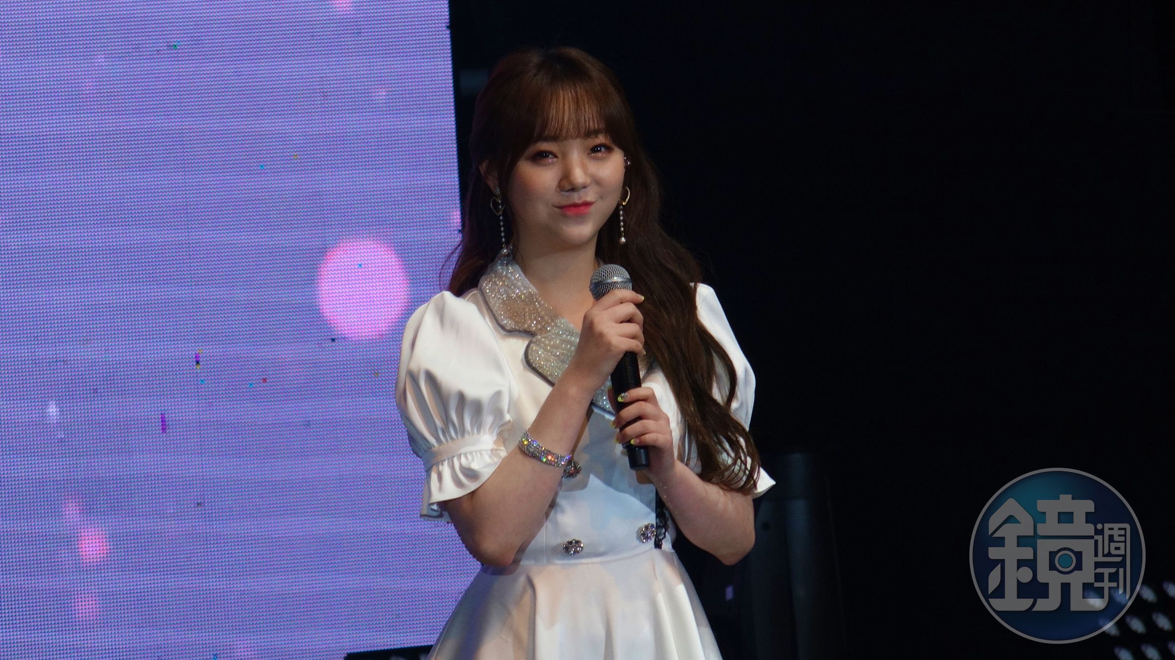 Lovelyz KEI笑起來眼睛彎得像月亮，人氣很高。