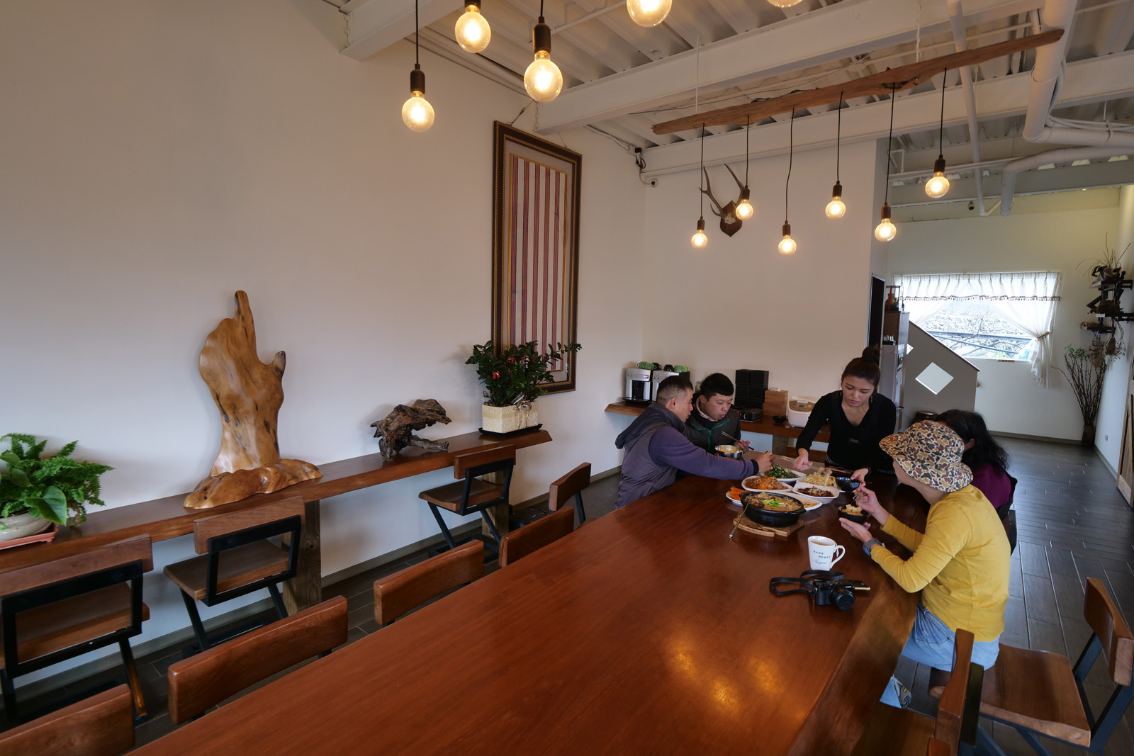 詩歌謠天空提供住客一泊二食。