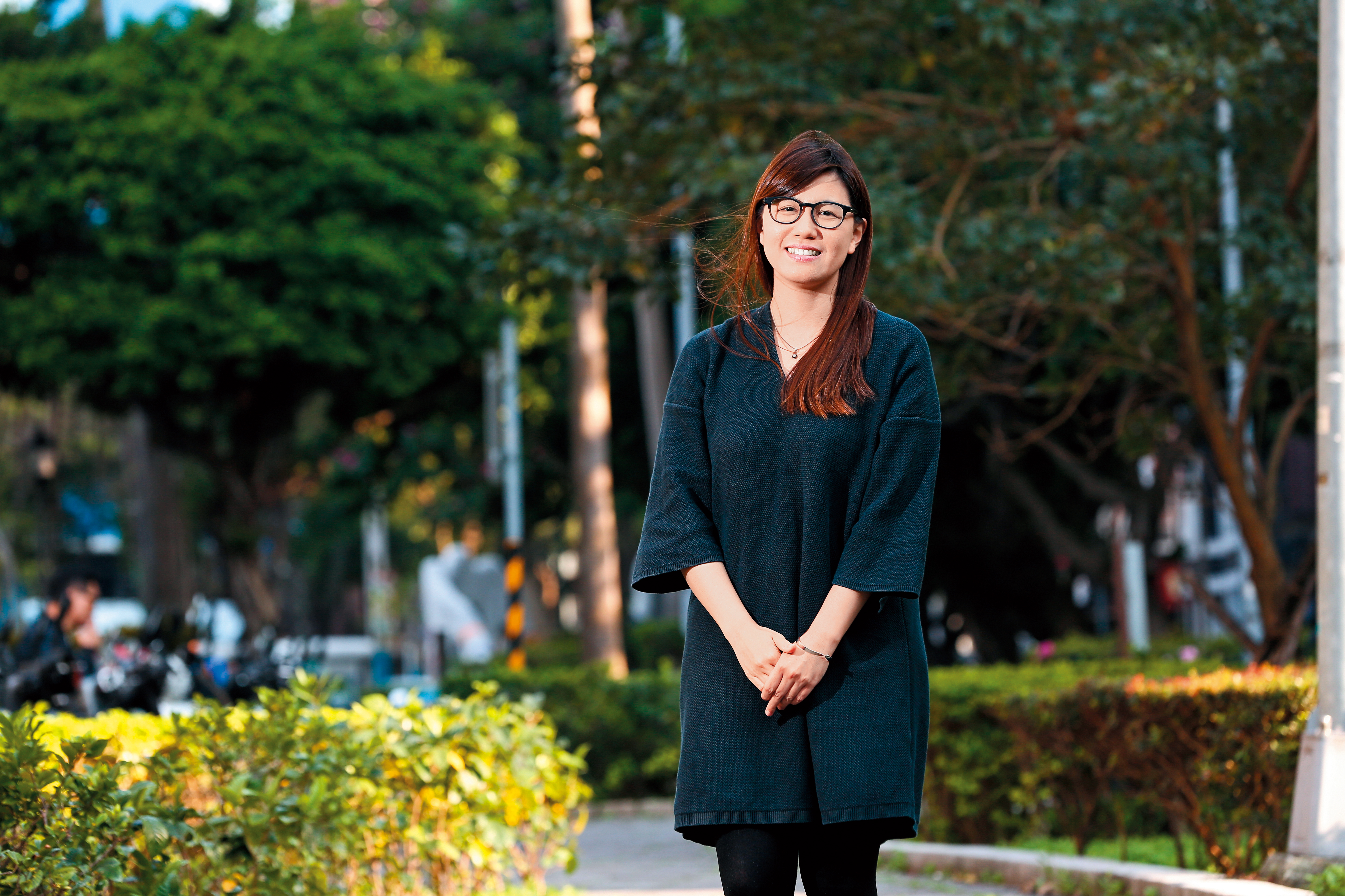 傅榆在拍紀錄片的同時,也學習寫企劃案與提案為影片尋找資金。