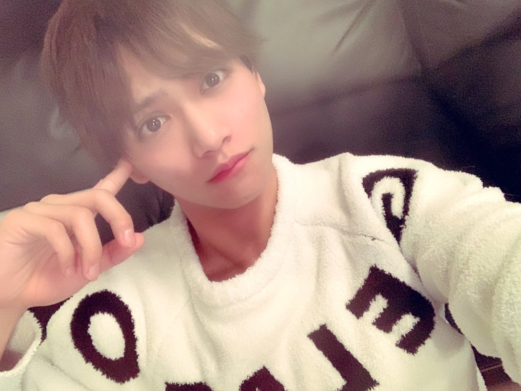 日本男星藤田富昨（31日）突然在部落格上宣布自願退學，決定專心演藝工作。（翻攝自藤田富推特）