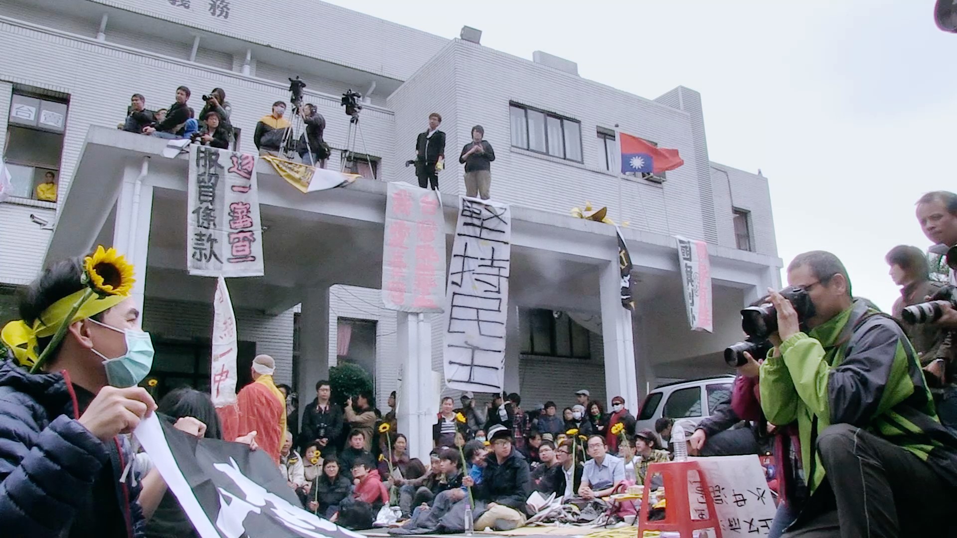 太陽花學運是紀錄片《我們的青春，在台灣》中的重要背景，該片也將在5、6月展開海外巡迴放映。（七日印象提供）