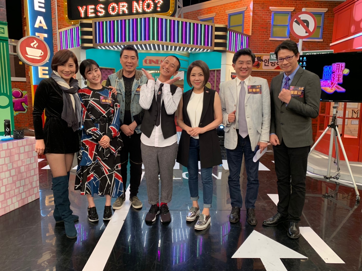 于美人主持《請問你是哪裡人》，透露攜子參加長輩壽宴，兒子竟然祝對方「永遠不死」。（衛視提供）