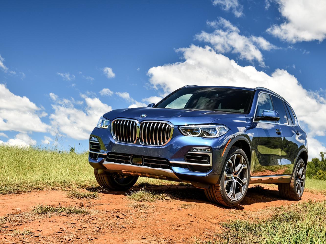 全新世代BMW X5獨家的xOffroad全地型越野套件可適應各種地形。
