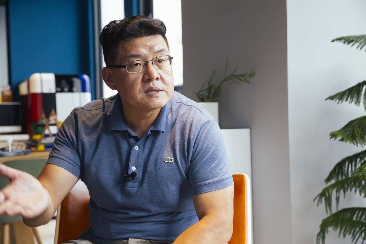 導演處女作《正義辯護人》讓梁宇皙拿下5座新人導演獎，卻遭朴槿惠政府封殺。