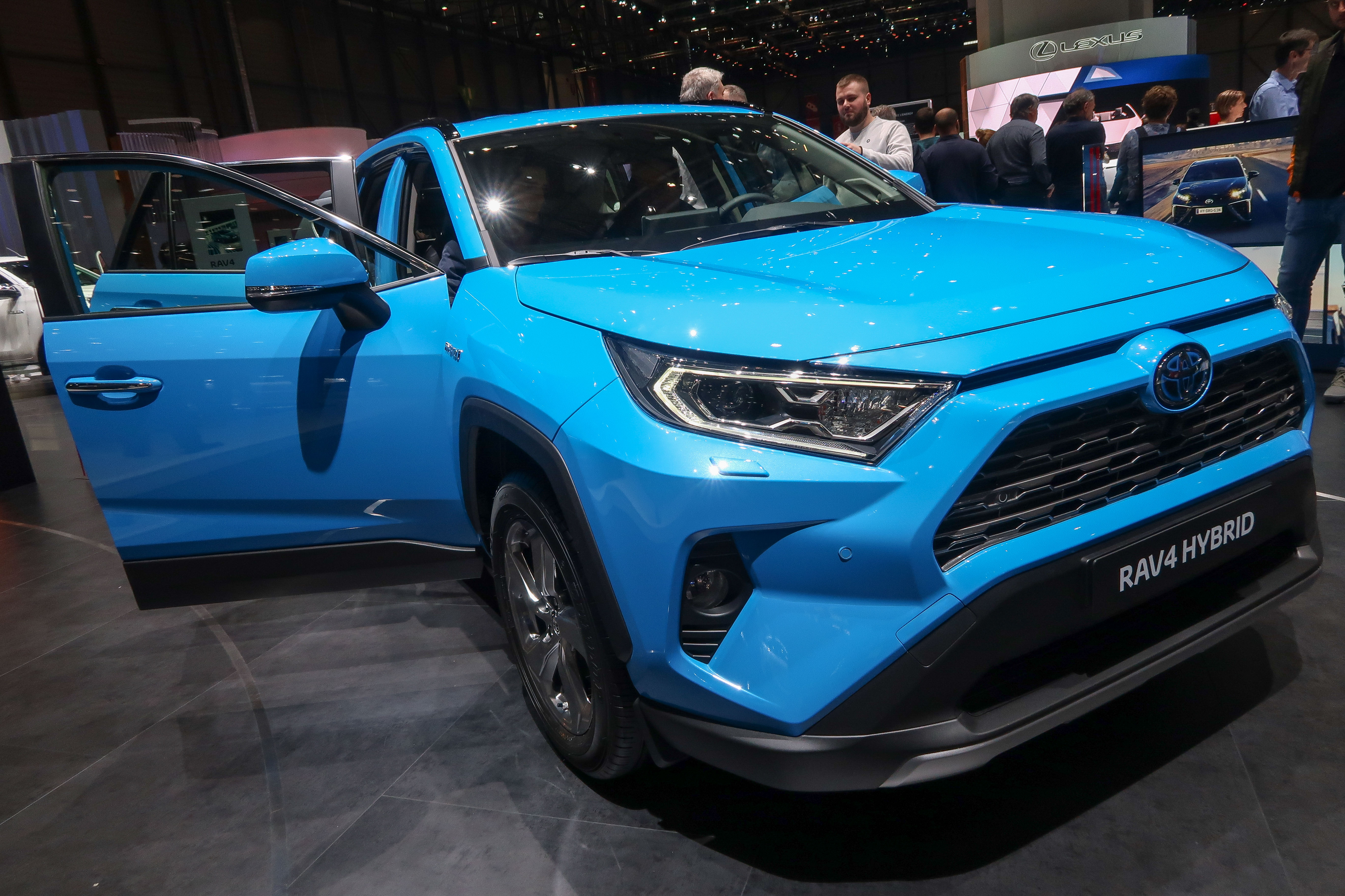 豐田RAV4上市就衝上銷售冠軍。(東方IC)