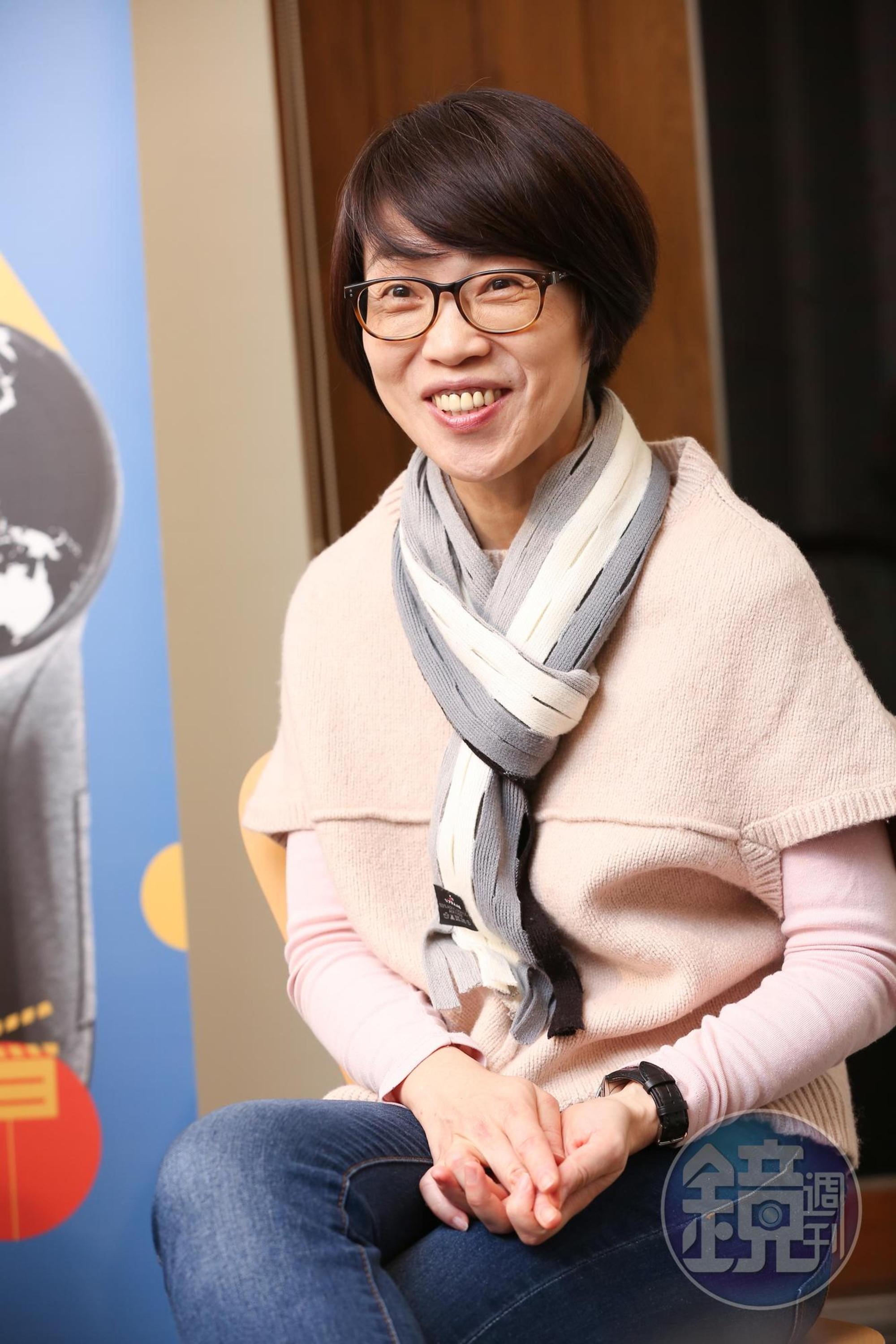 導演周美玲負責改編瓊瑤的散文,也採訪3人中唯一還在世的王玫。
