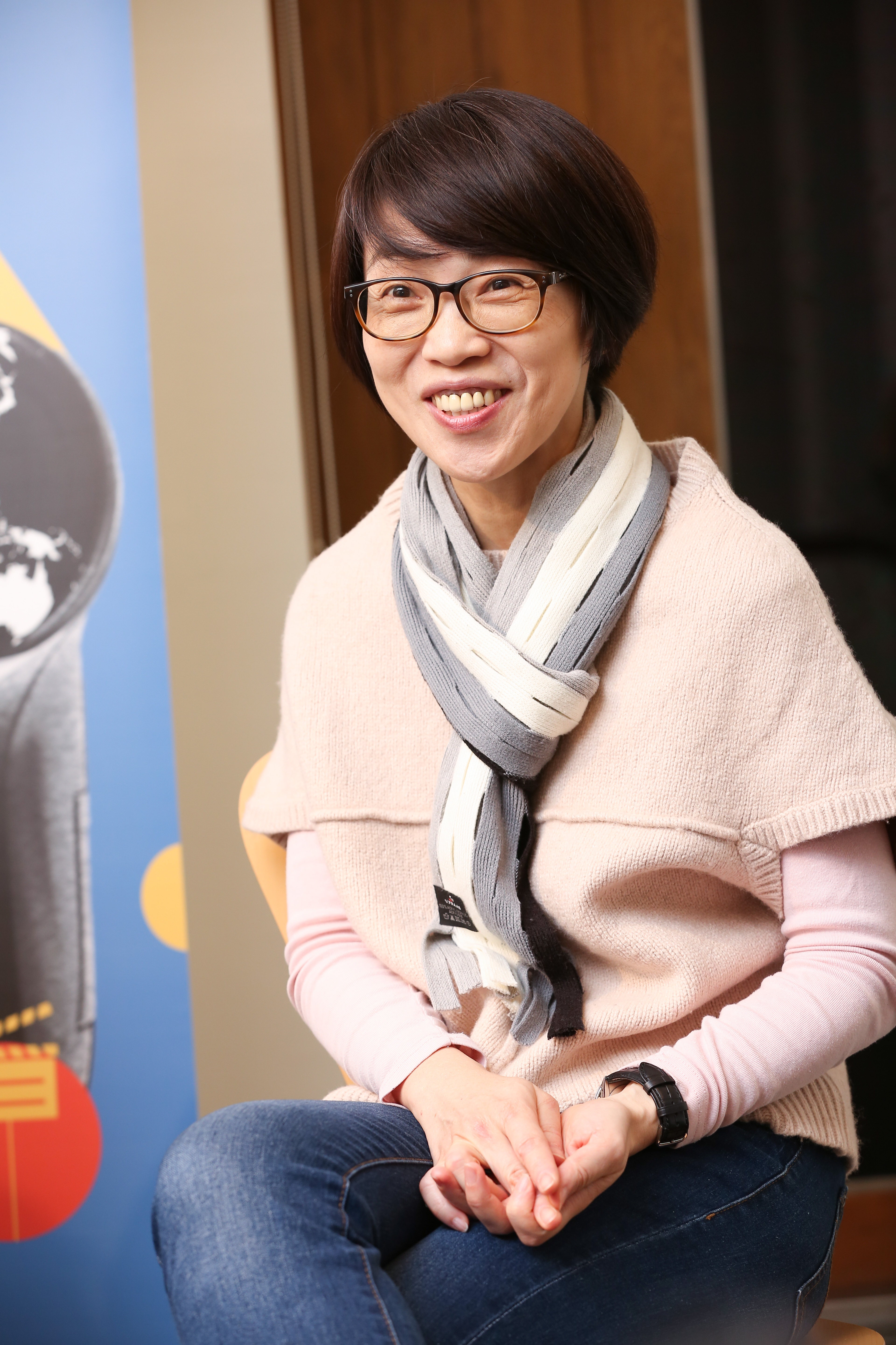 導演周美玲負責改編瓊瑤的散文,也採訪3人中唯一還在世的王玫。