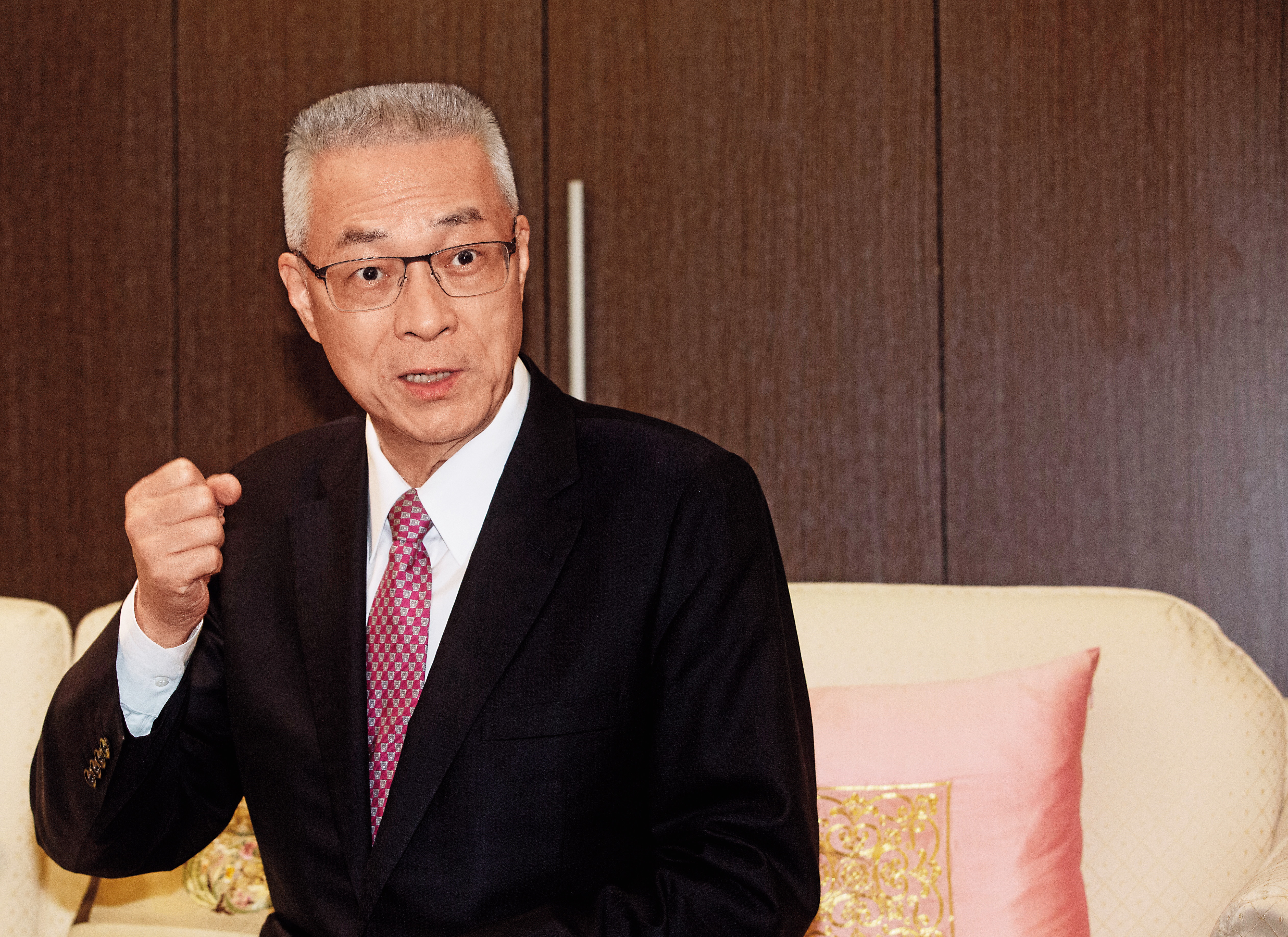 國民黨初選制度一變再變,黨主席吳敦義(圖)一廂情願拱韓,引發朱、王不滿,近韓人士批吳陷韓於不義。