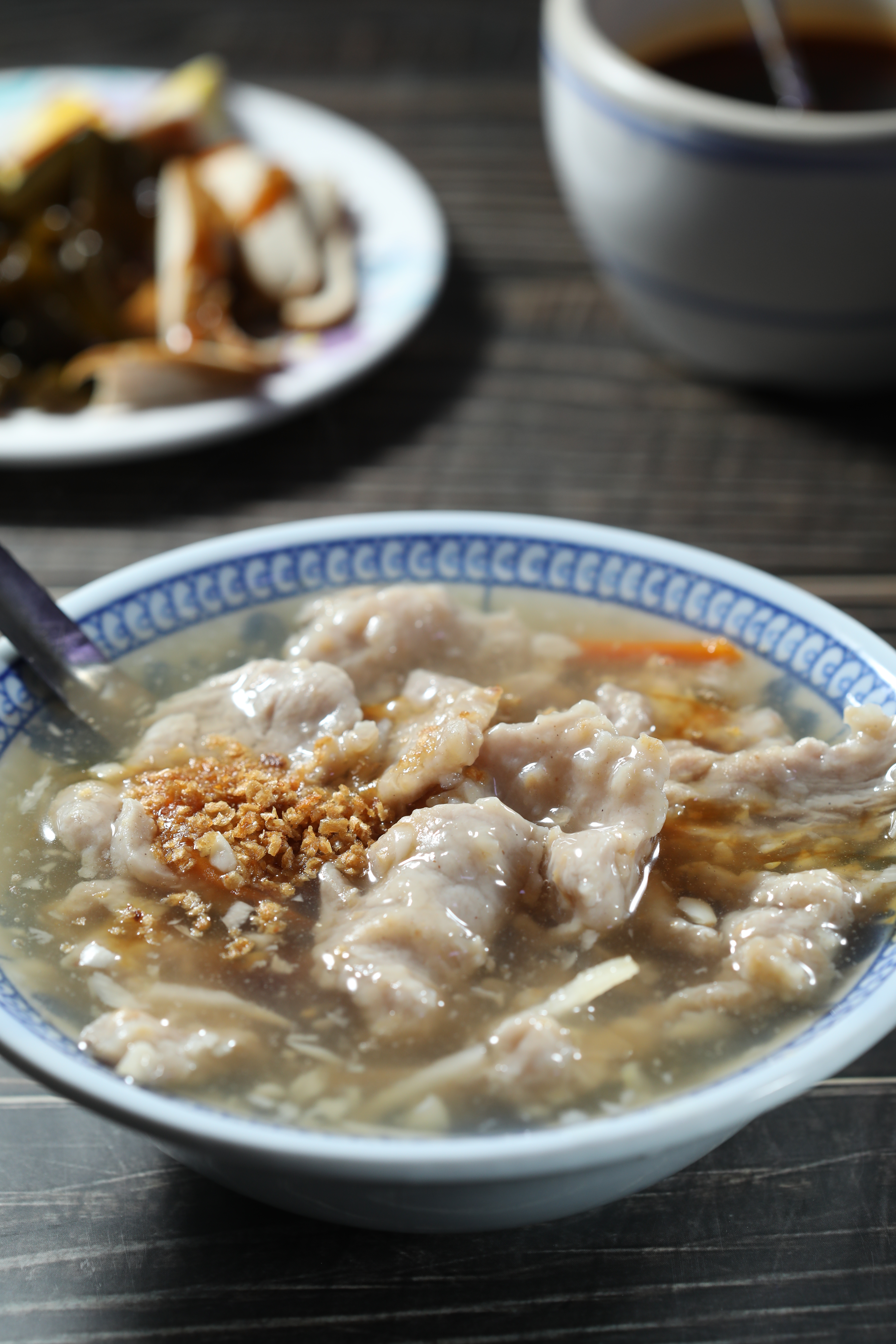 「肉羹」不過度勾芡，與滑嫩肉片搭配恰到好處。（55元／碗）