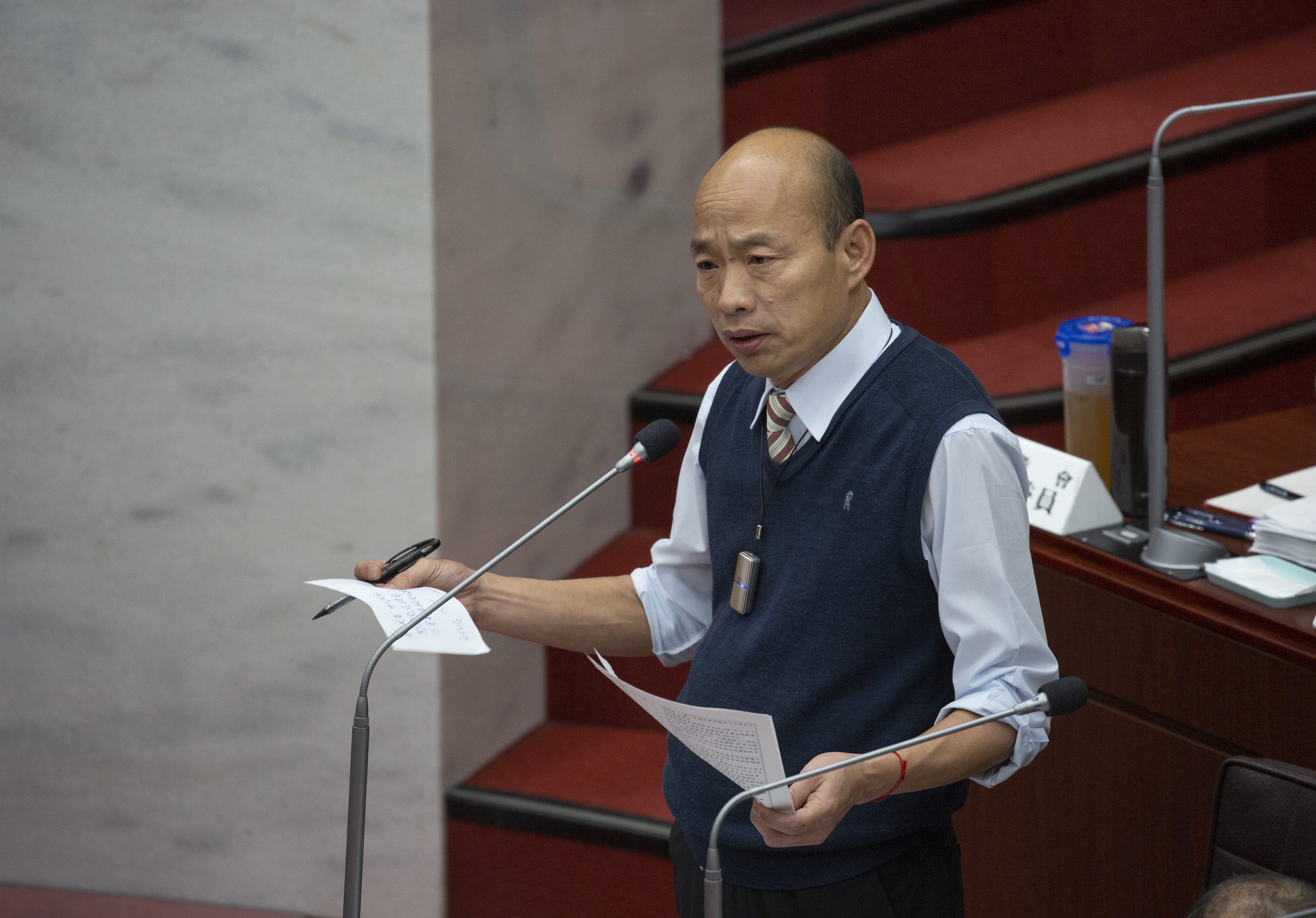 韓國瑜罕見動怒回嗆議員，「你們在自己嚇自己，你們對台灣的民主政治一點信心都沒有。」