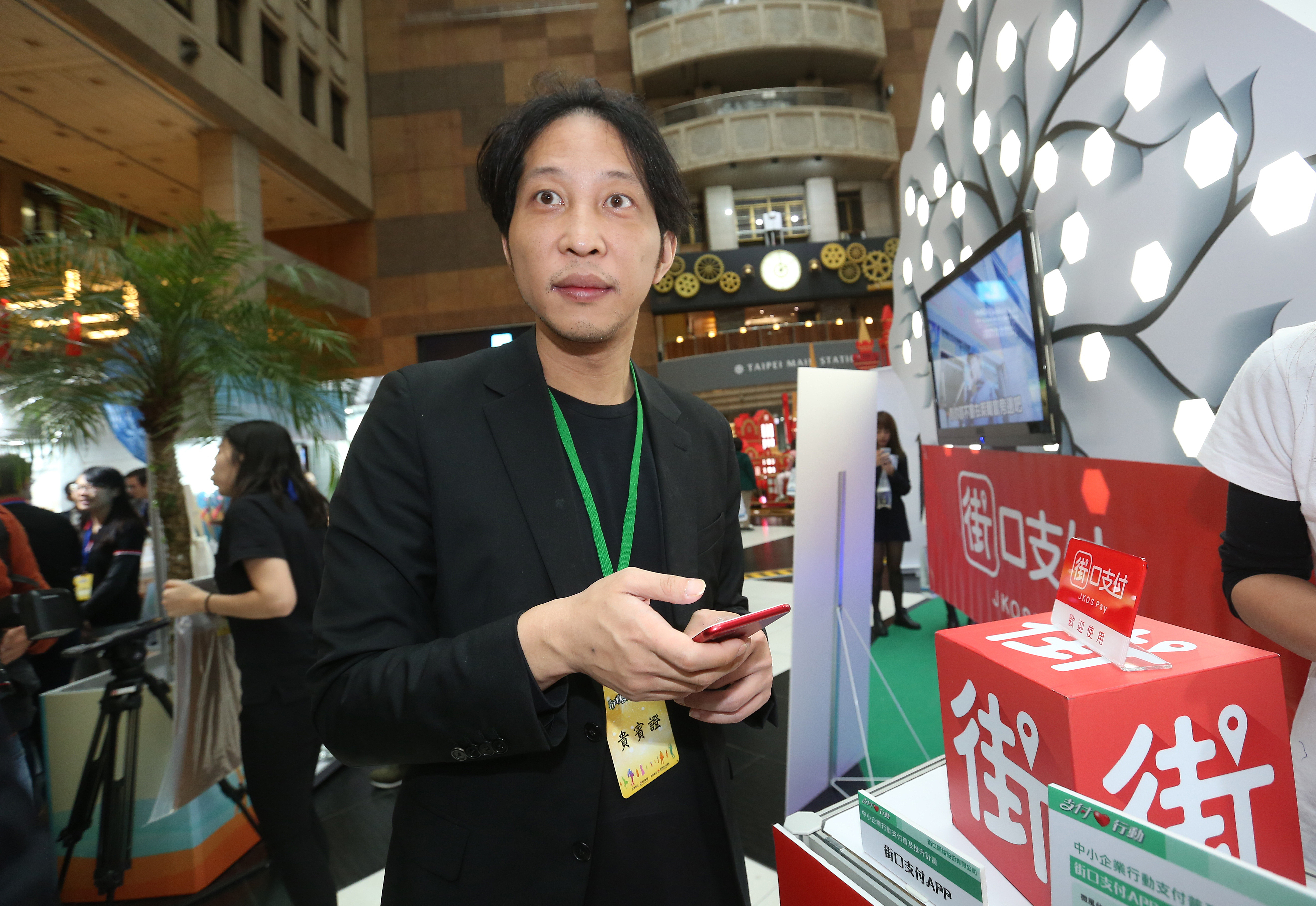 胡亦嘉和國票華頓投信合作，下一步打算靠賣基金獲利。