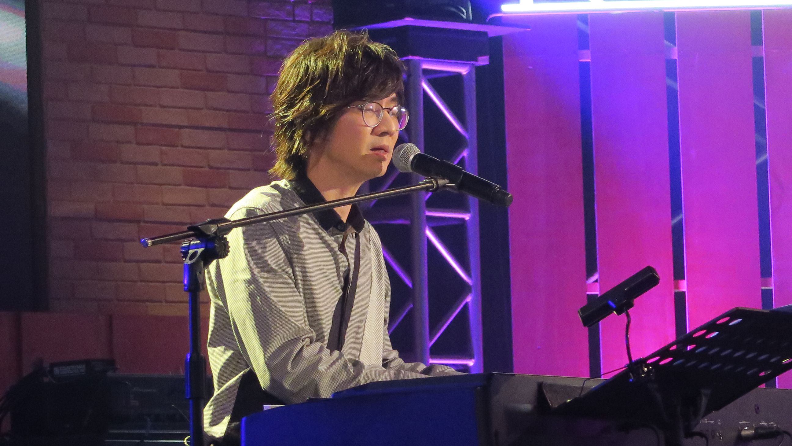林隆璇在節目中演出了〈你那麼愛她〉、〈我愛你這樣深〉等多首歌曲。（公視提供）