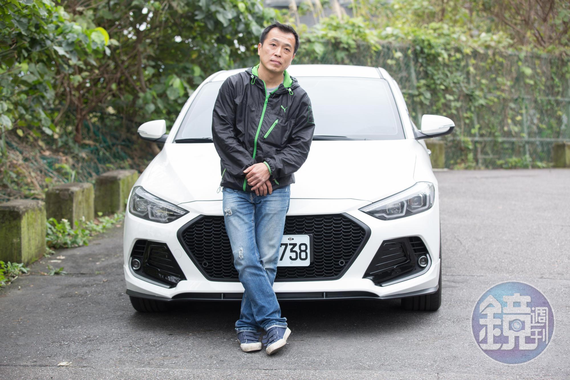 經商失敗後，張居財放下驕傲自尊，靠著駕駛Uber重新出發。