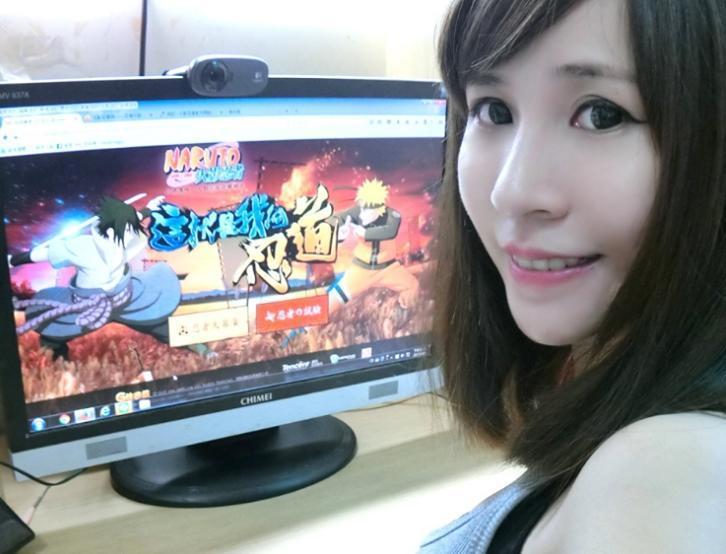 潔哥經常在社群直播遊戲實況，吸引大批粉絲觀看。（翻攝自潔哥臉書）