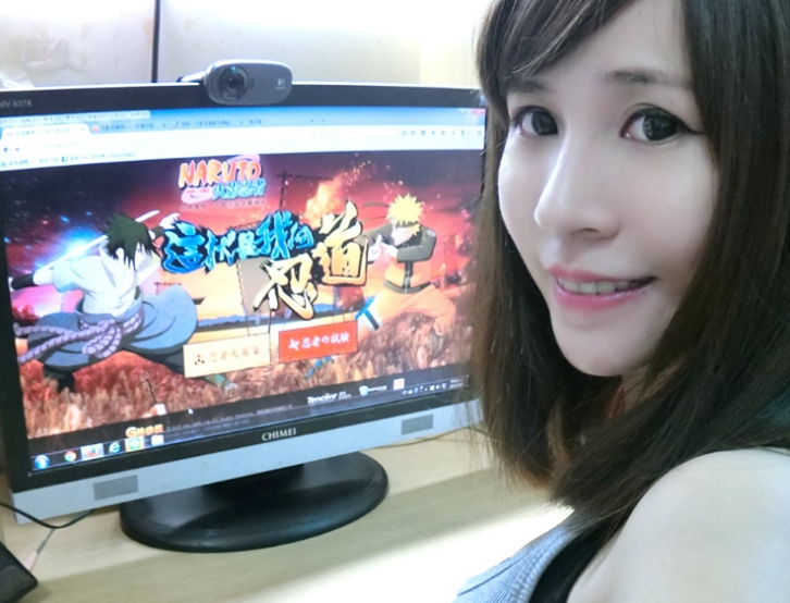 潔哥經常在社群直播遊戲實況，吸引大批粉絲觀看。（翻攝自潔哥臉書）