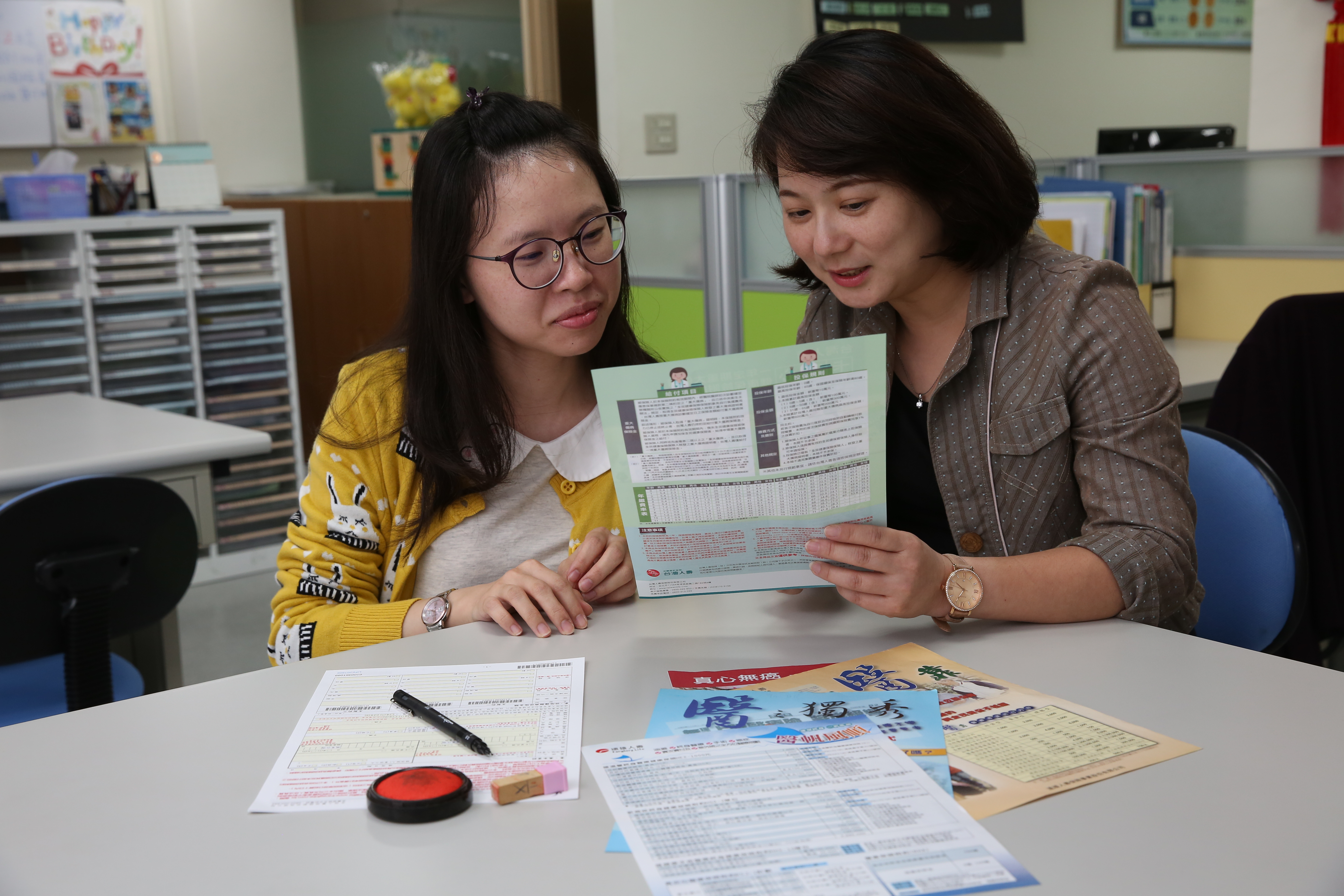 單身女性買保險，除基本的意外險，健康險中可優先規劃實支實付醫療險。