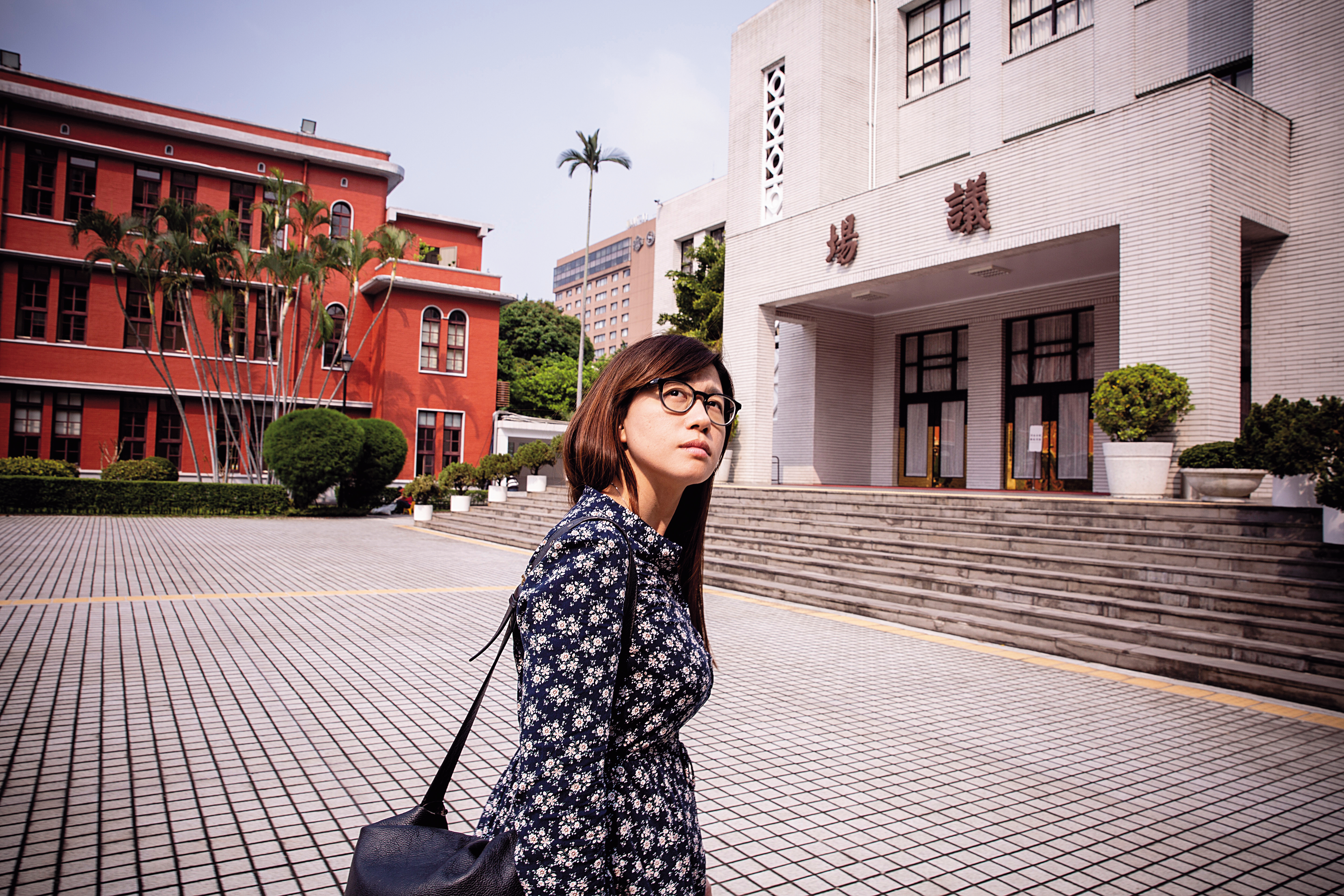 走進立法院,傅榆說自己最懊悔的,就是太陽花學運占領立法院那晚她沒來到現場。她坦承當時一方面有工作,另一方面覺得社運沒有太大進展,因此有點意興闌珊。