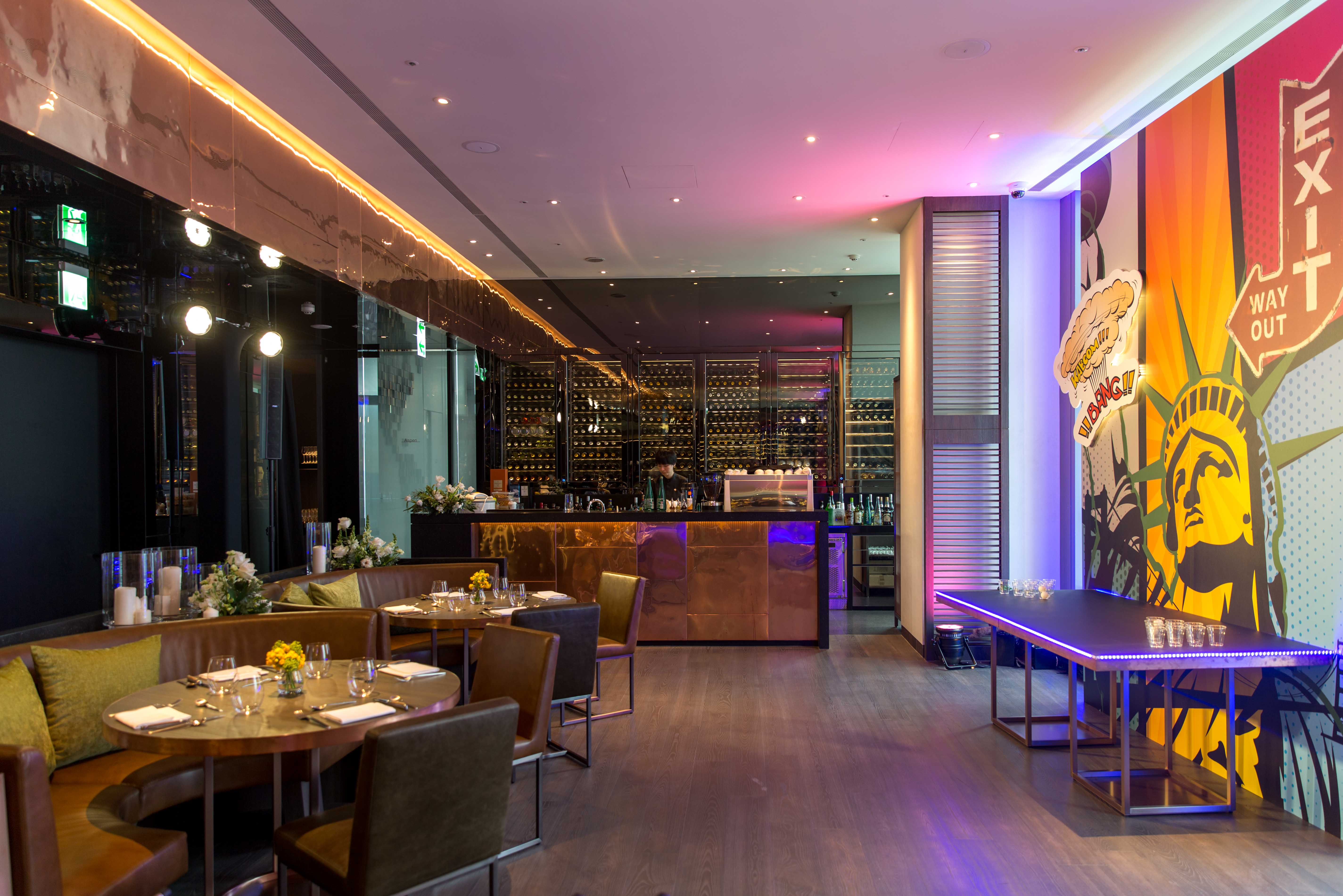 「Chefs Club Taipei」空間摩登不拘謹，呼應其為名廚搖滾舞台的定位。