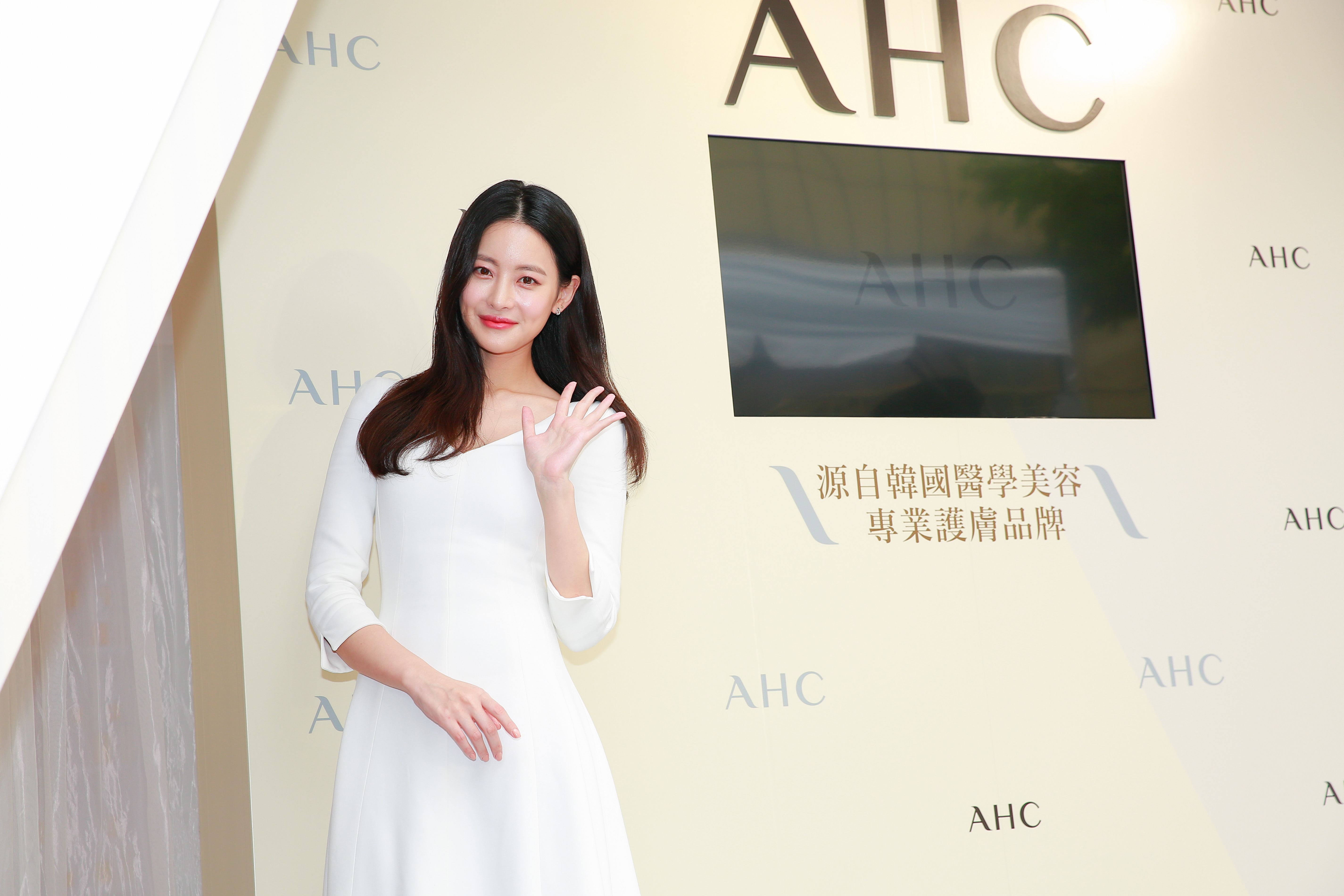 韓國女星吳漣序出席韓系保養品牌記者會。