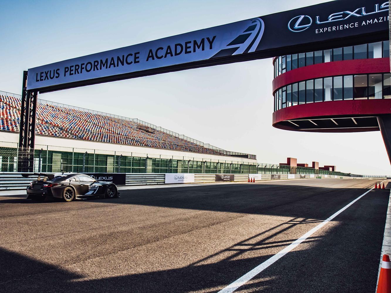 首次於台灣舉辦的「LEXUS Performance Academy」在一片讚嘆聲中圓滿落幕,個人認為其實品牌應該常常舉辦這類的活動,並廣邀社會大眾參與。
