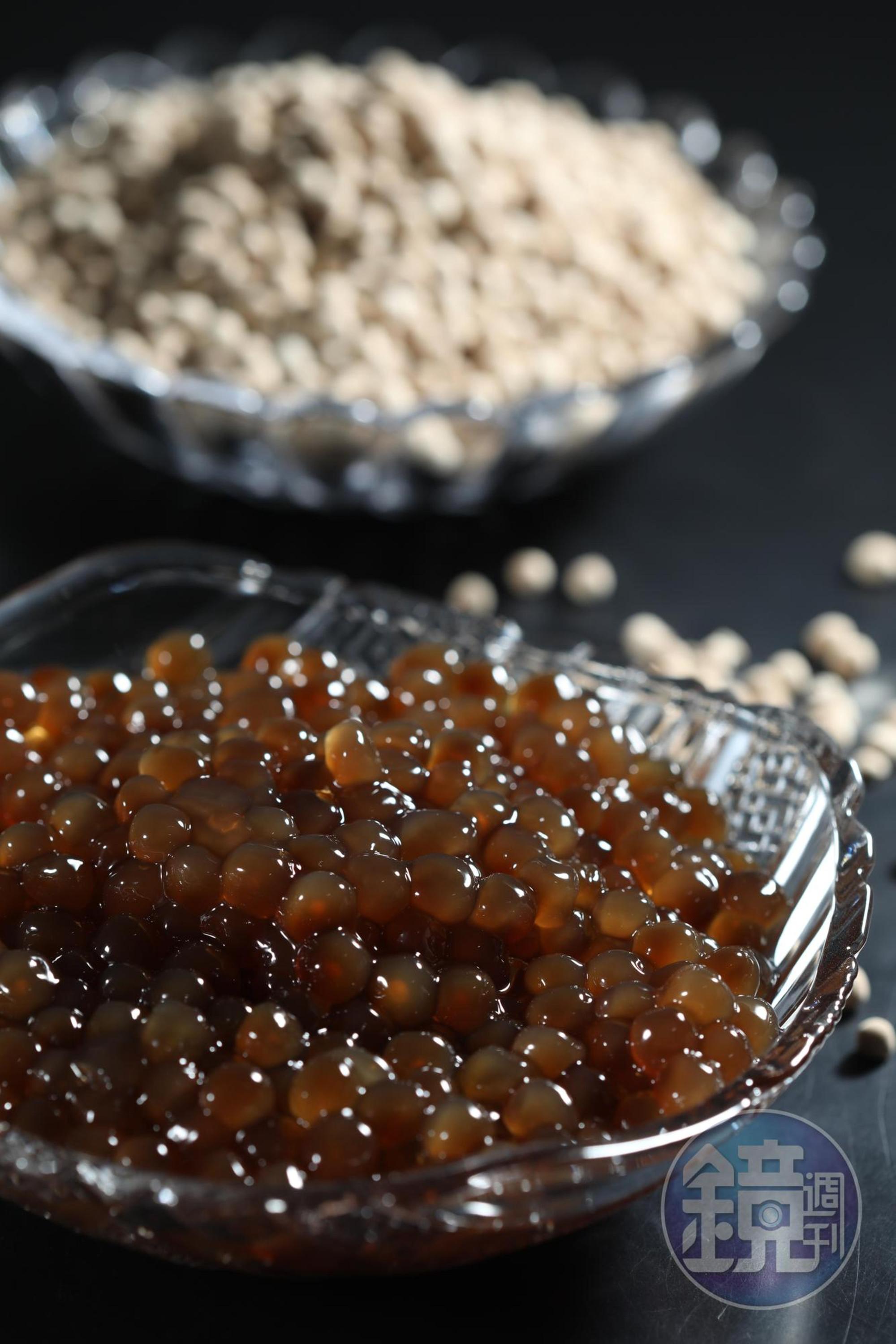 古法製作的粉圓，要熬煮4個鐘頭。