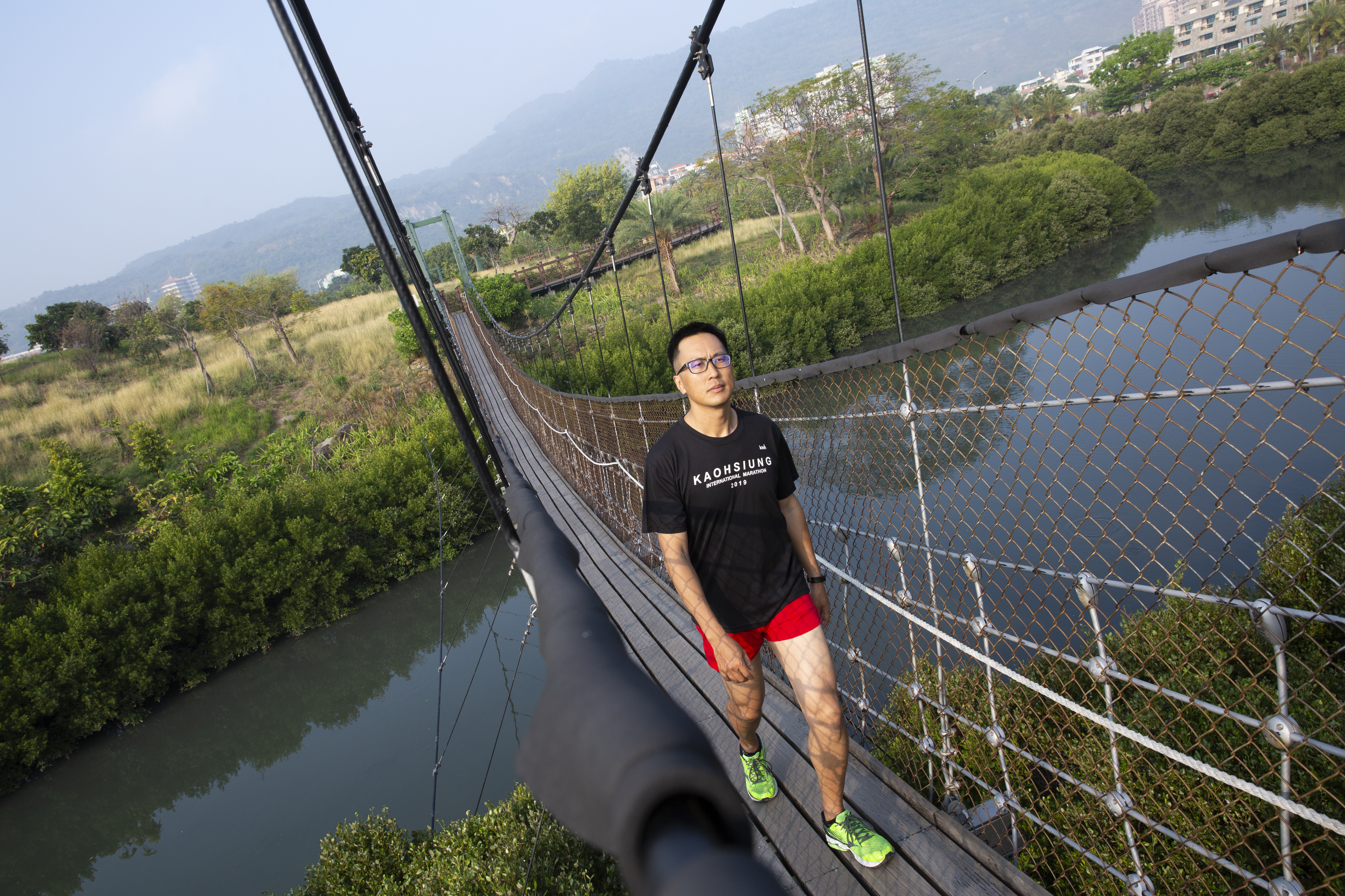 跑步之後，謝一麟對時間與空間的測量尺度也改變了，只要跑得到的地方，都不算遠了。