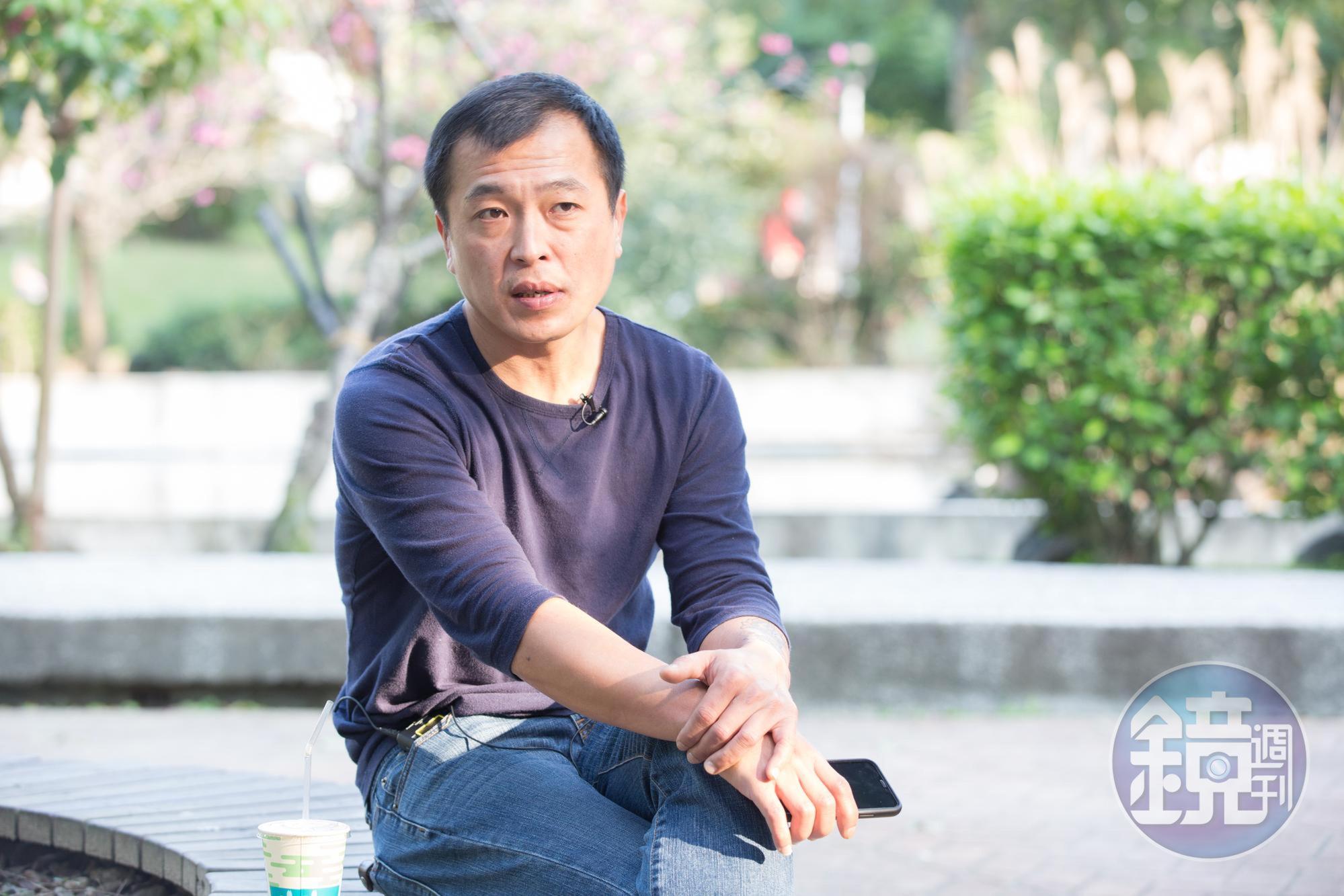 張居財曾是台北手機批發大盤商，了解不少業界祕辛。