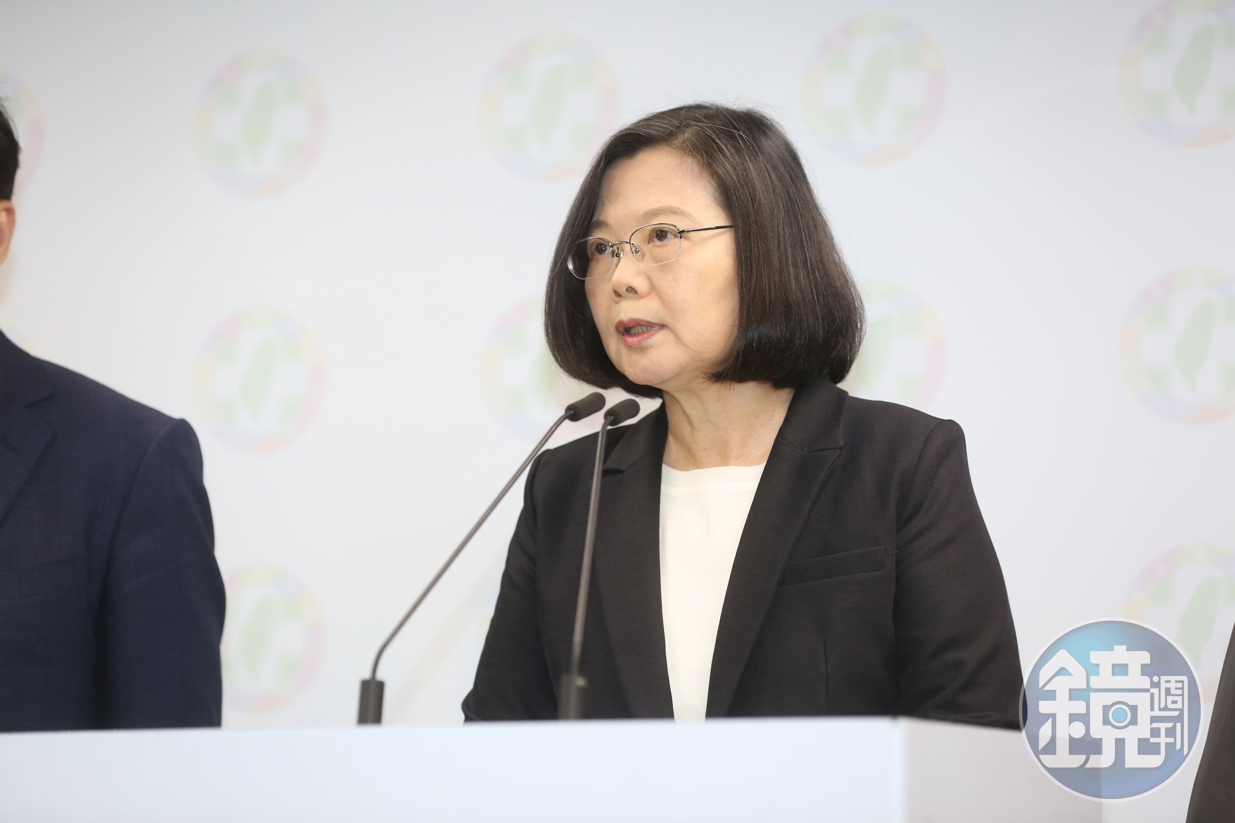 總統蔡英文在臉書宣示，海軍進入新時代，台灣潛艦不能等下一個8年，也不能依賴外國，遇到問題就要解決。 