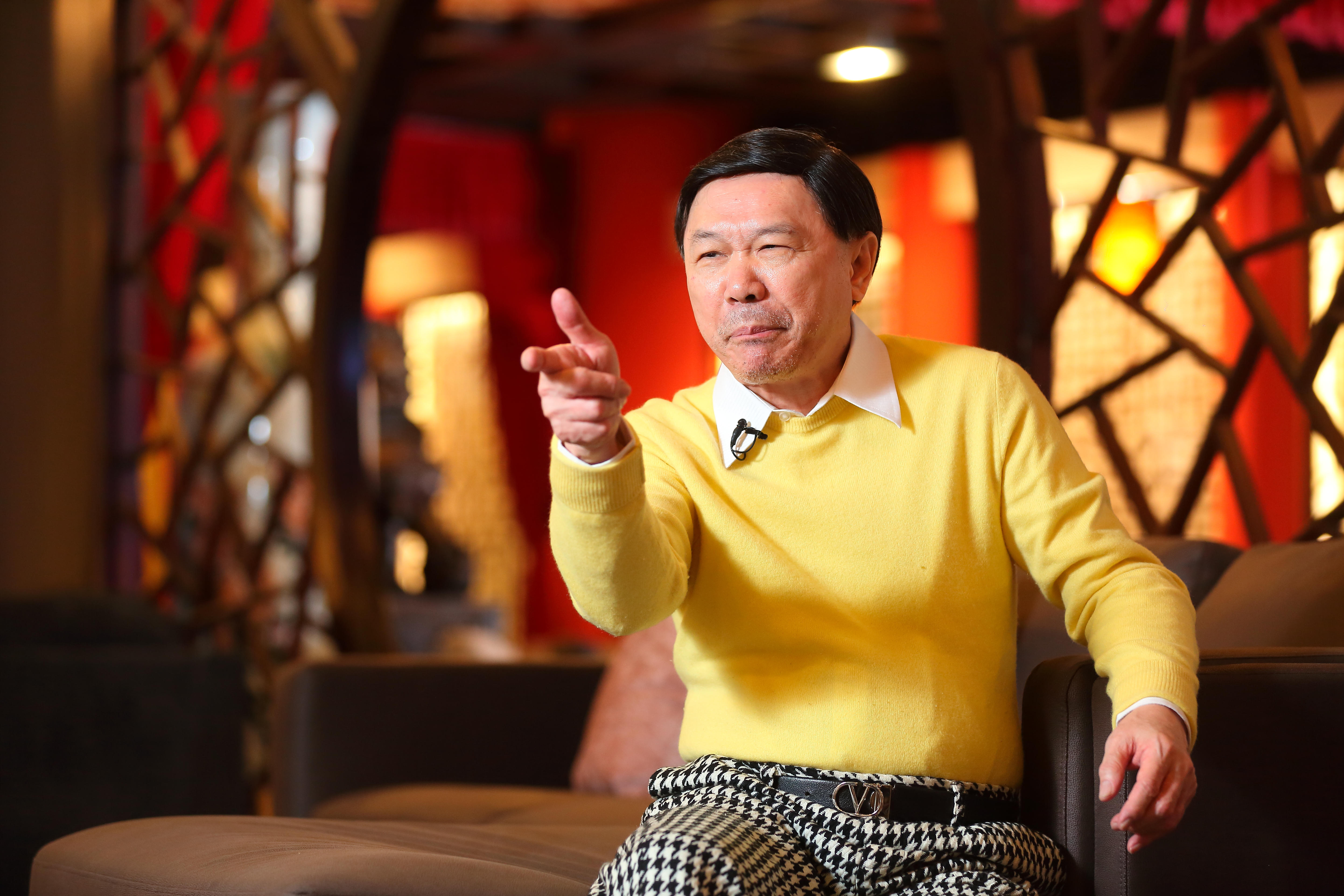 謝貞德操盤的行銷手法都很有梗，全球吹起中國風時，他在美國高點市蓋了座紫禁城辦私人展，上海也有座外觀仿世博會中國館的「新紫禁城」私人展覽館。