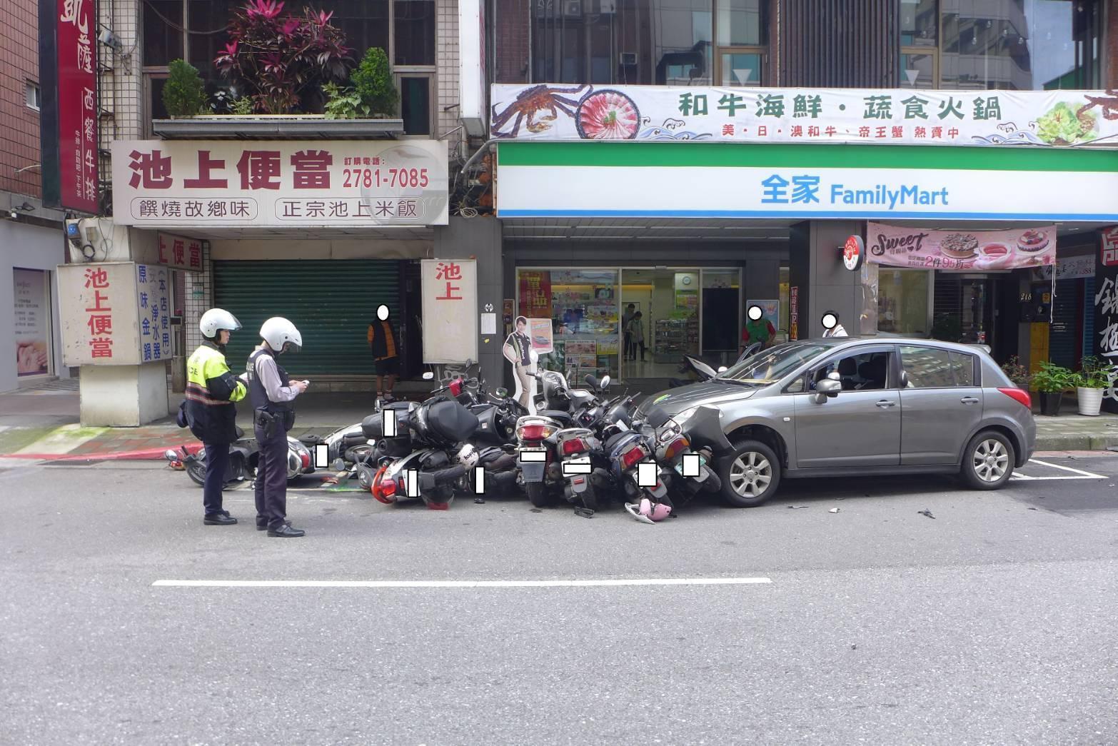 肇事的35歲周姓男子酒測值為0。(警方提供)