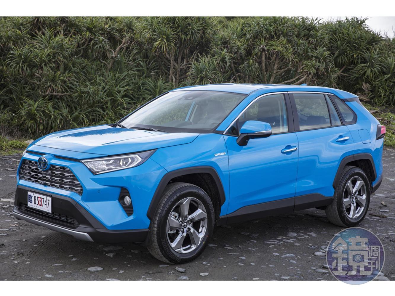 TOYOTA RAV4五代目。