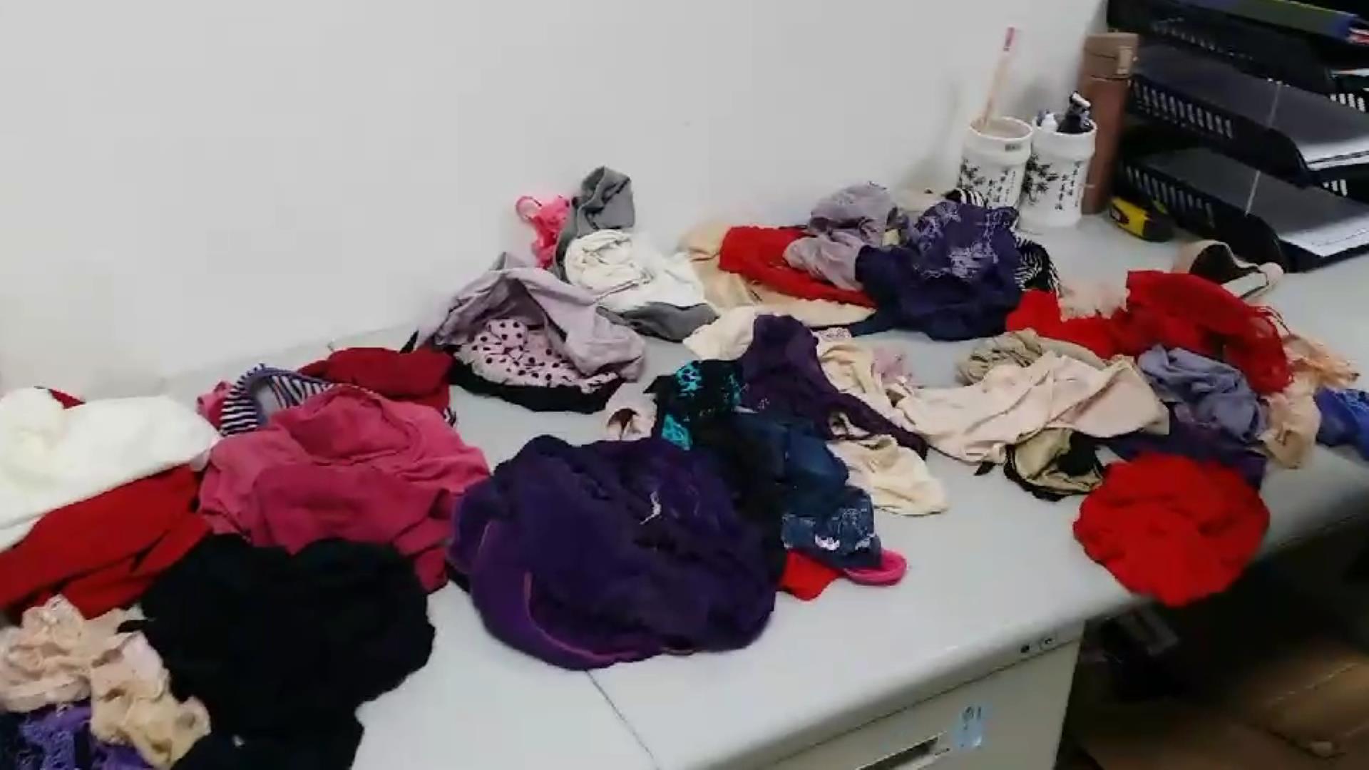警方在鄭男家中發現數十件內衣褲。（翻攝畫面）