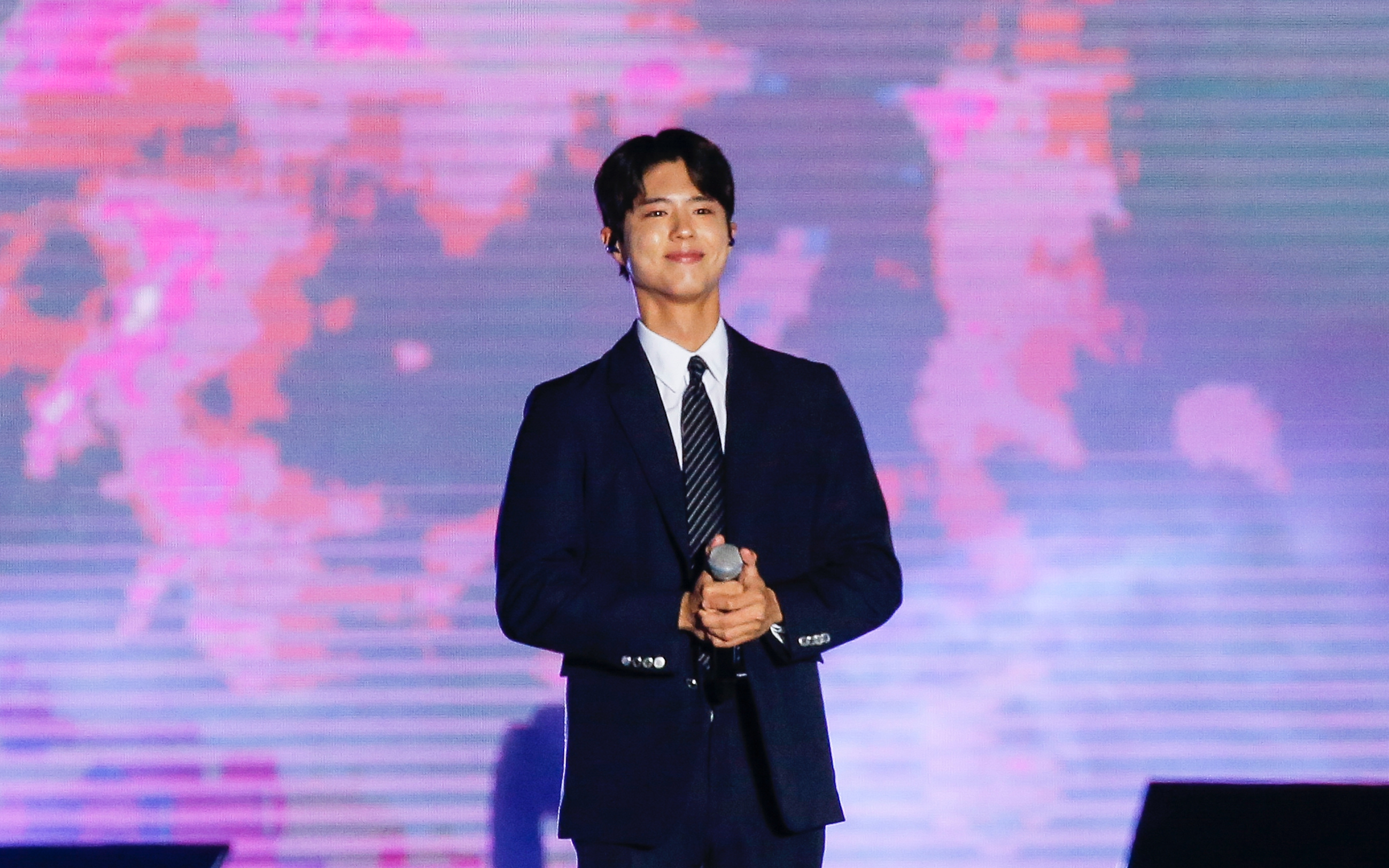 朴寶劍提到韓國江原道束草，邀全場粉絲跟他一起祈福。