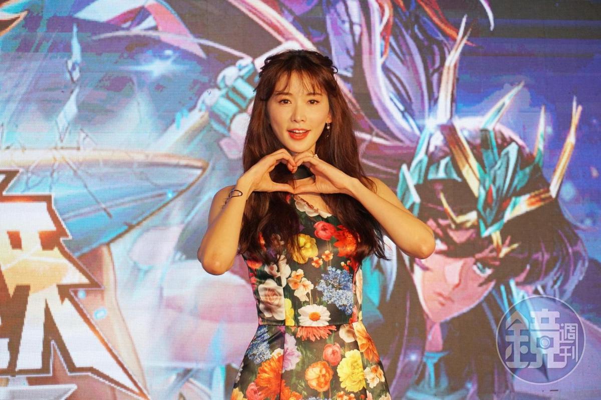 林志玲傳出多年前搭機時把商務艙讓給媽媽吳慈美坐，還高EQ回應合照要求被讚爆。