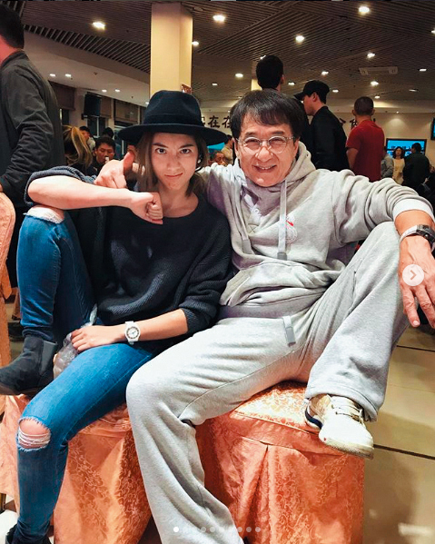 跟成龍一起拍戲,瑞瑪席丹學到最多的是謙虛。(翻攝自瑞瑪席丹IG)