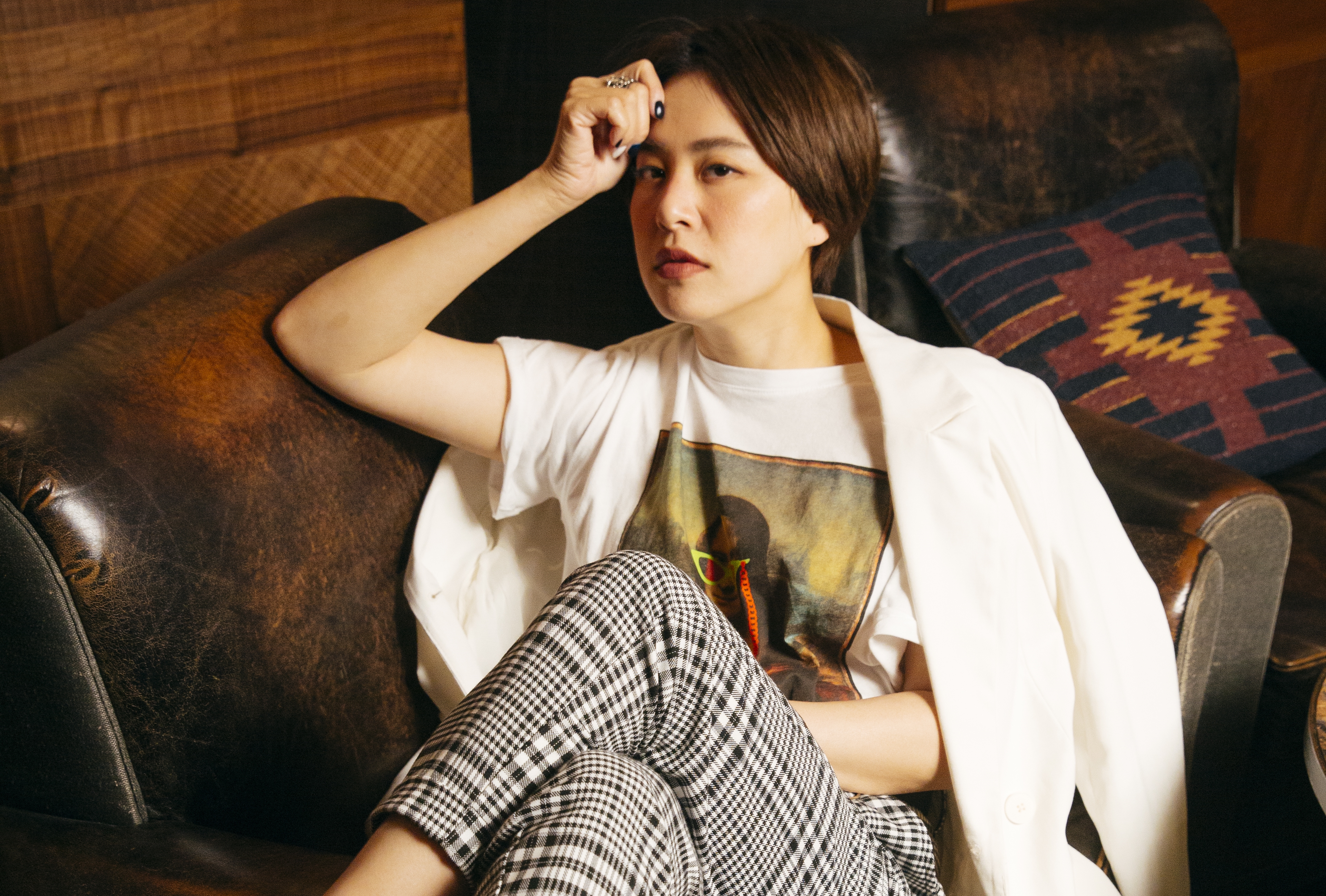 黃小柔最近出版新書《跟過去的每次跌倒說謝謝》，寫下過往十多年戀愛中遇到渣男的血淚史。