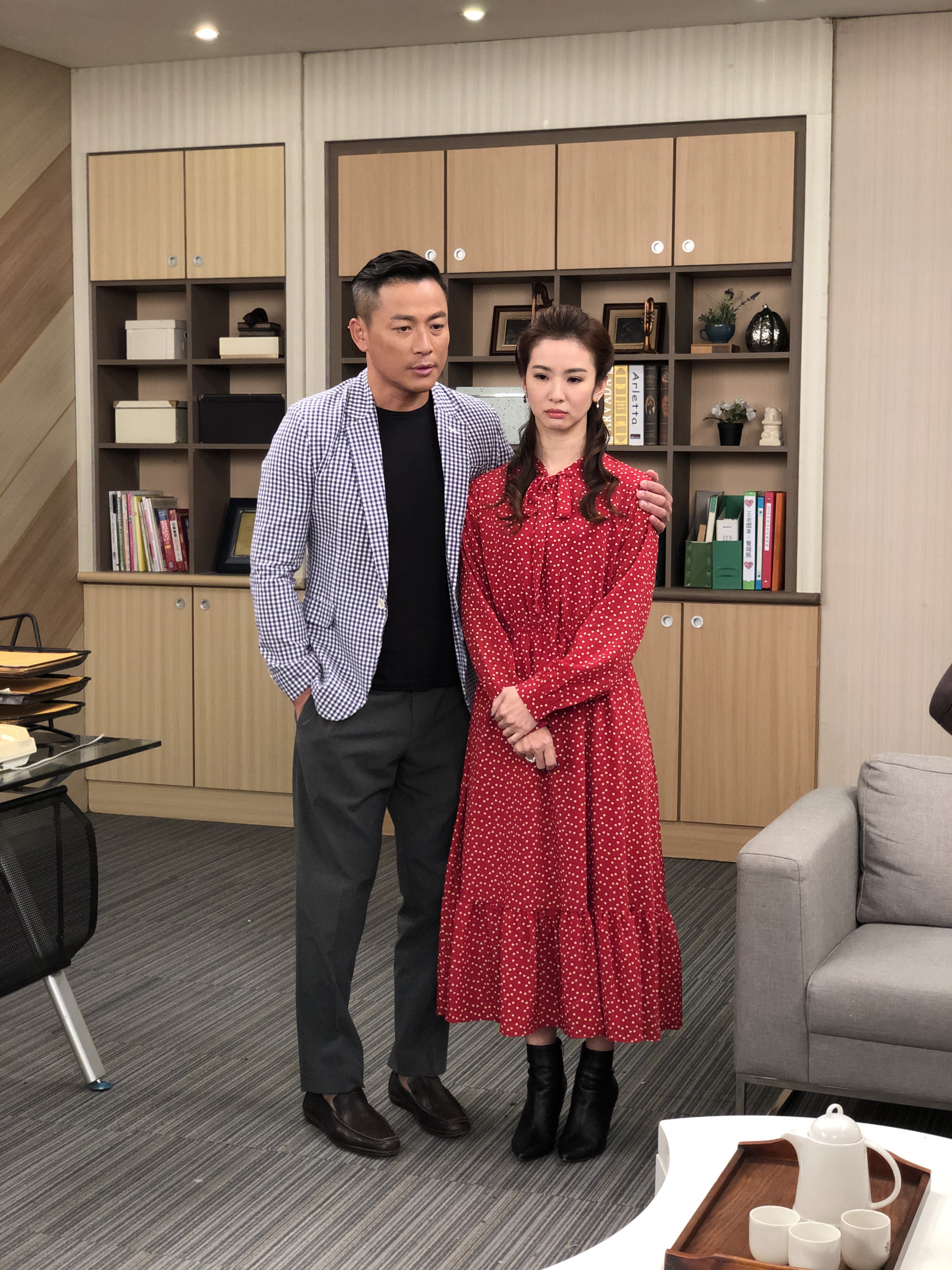 陳曉菁與江宏恩戲裡是工作夥伴也是外遇偷情對象。（三立提供）