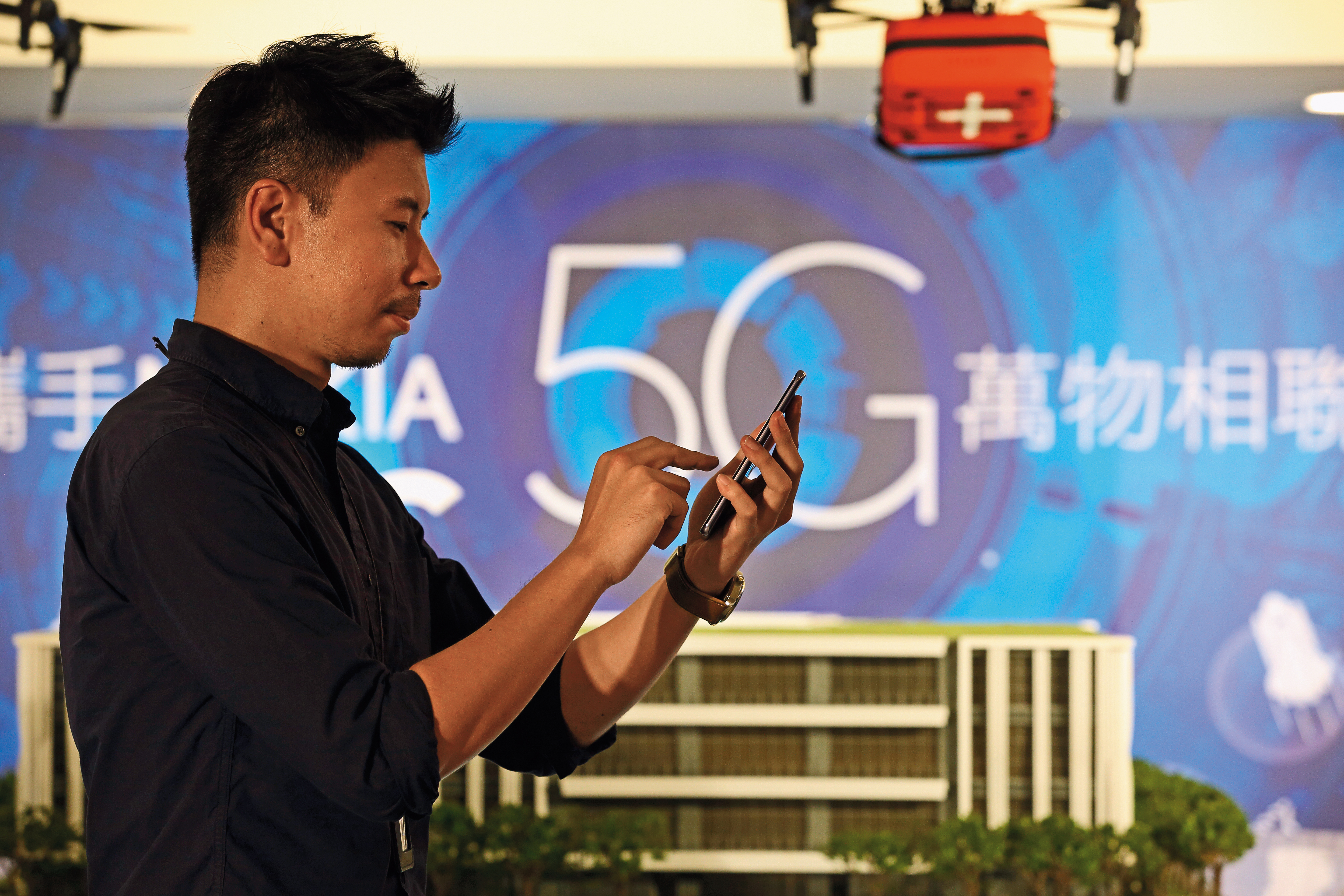 在4G投資成本未回收前，5G的大規模資本支出，無疑將影響電信業者的股利配發能力。